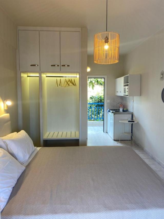 Double Room with Sea View - Photo 3