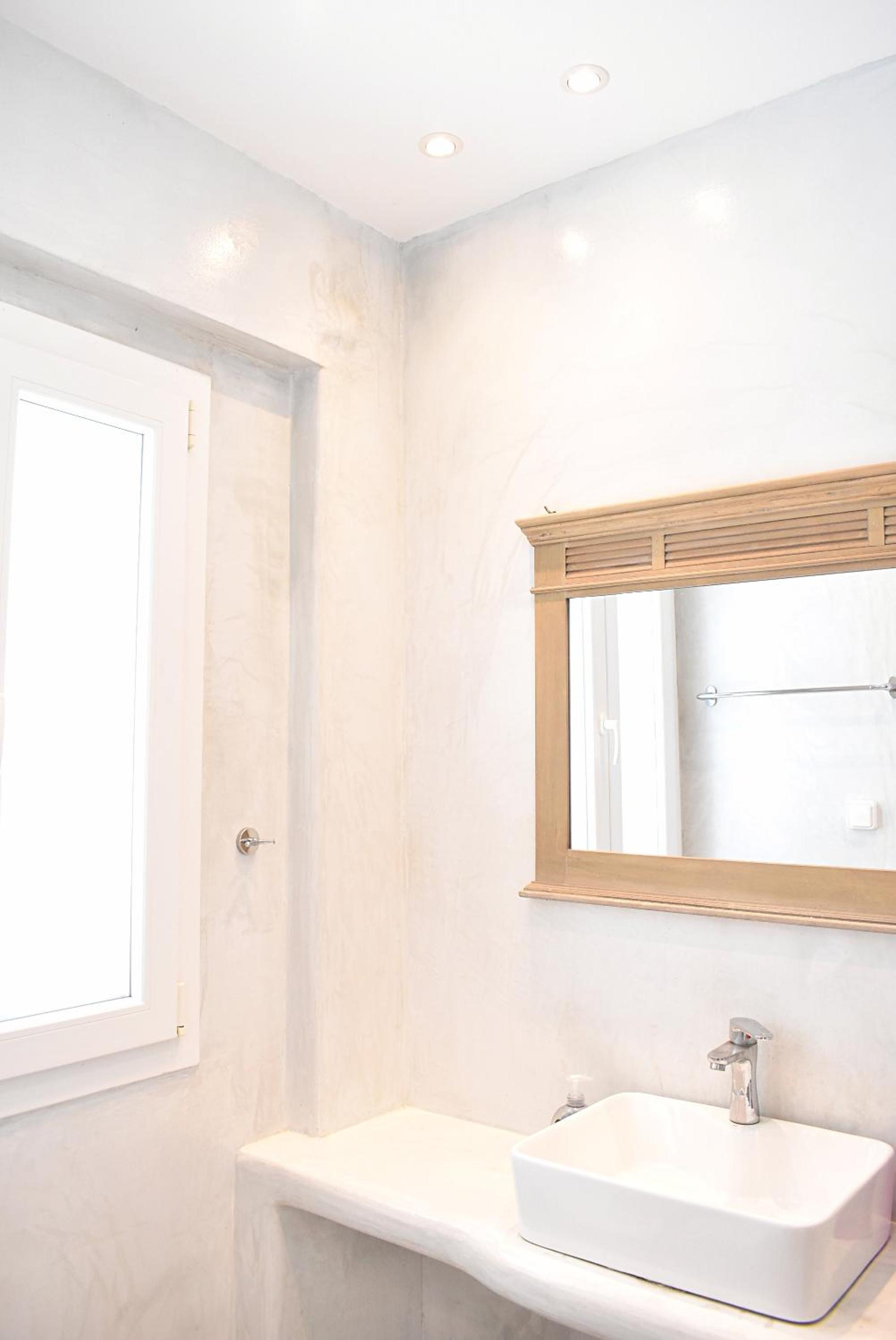 One-Bedroom Apartment - Photo 8