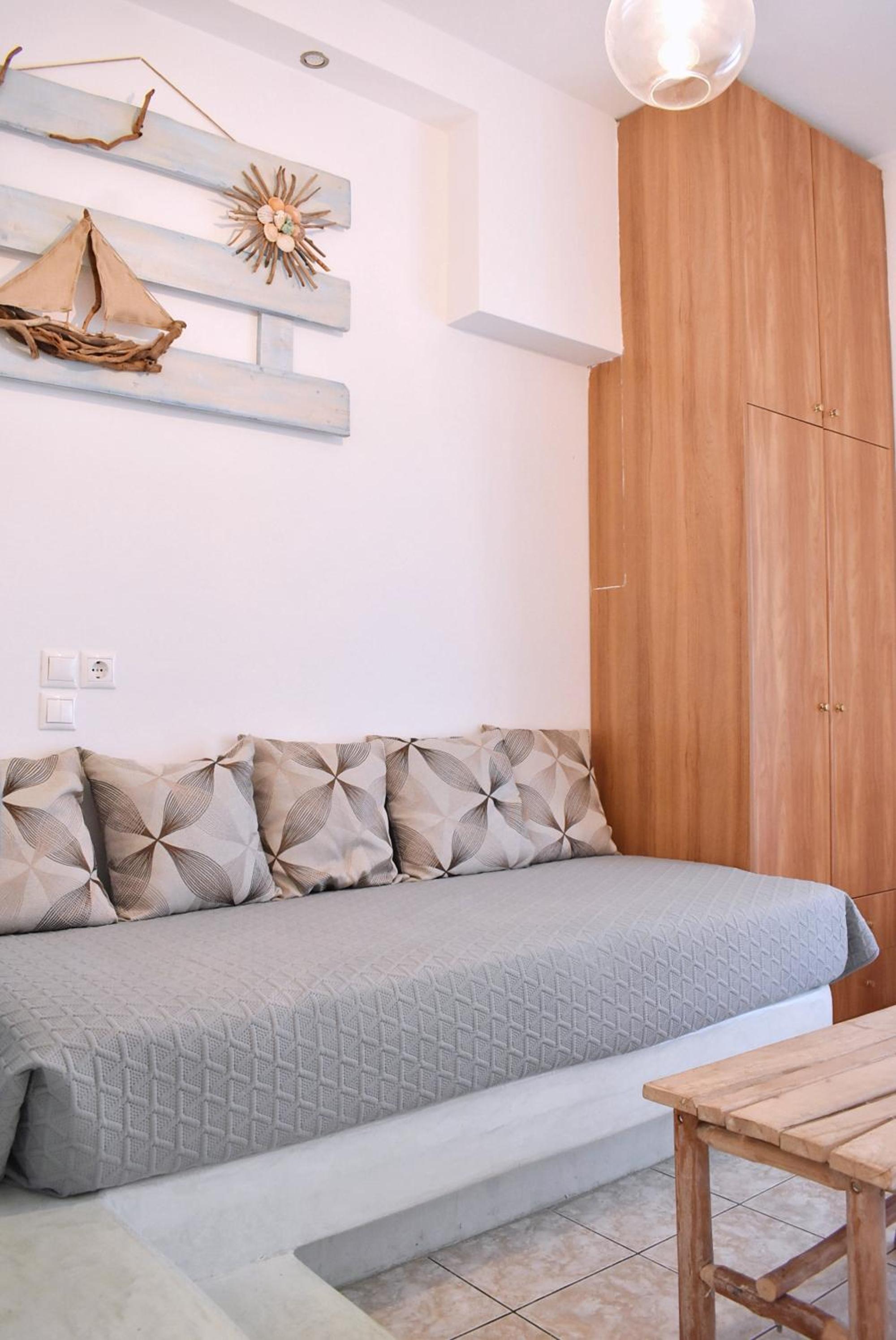 One-Bedroom Apartment - Photo 13