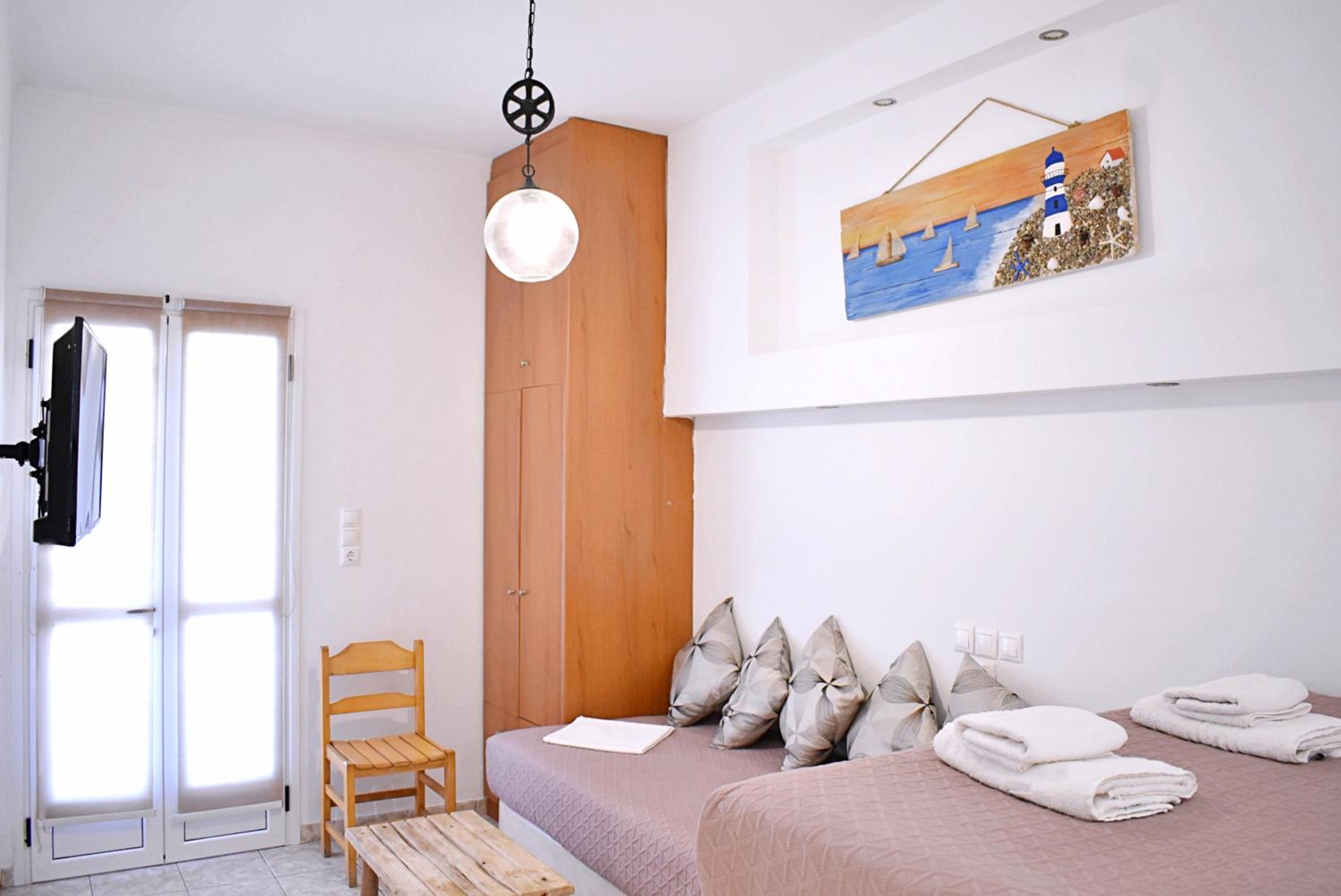 One-Bedroom Apartment - Photo 6