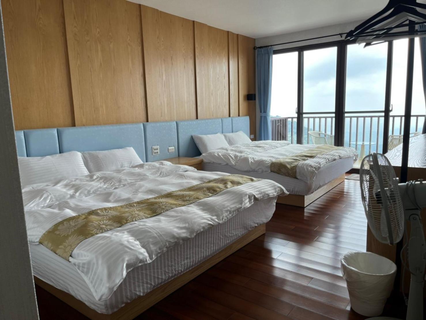 Quadruple Room with Mountain View photo 1