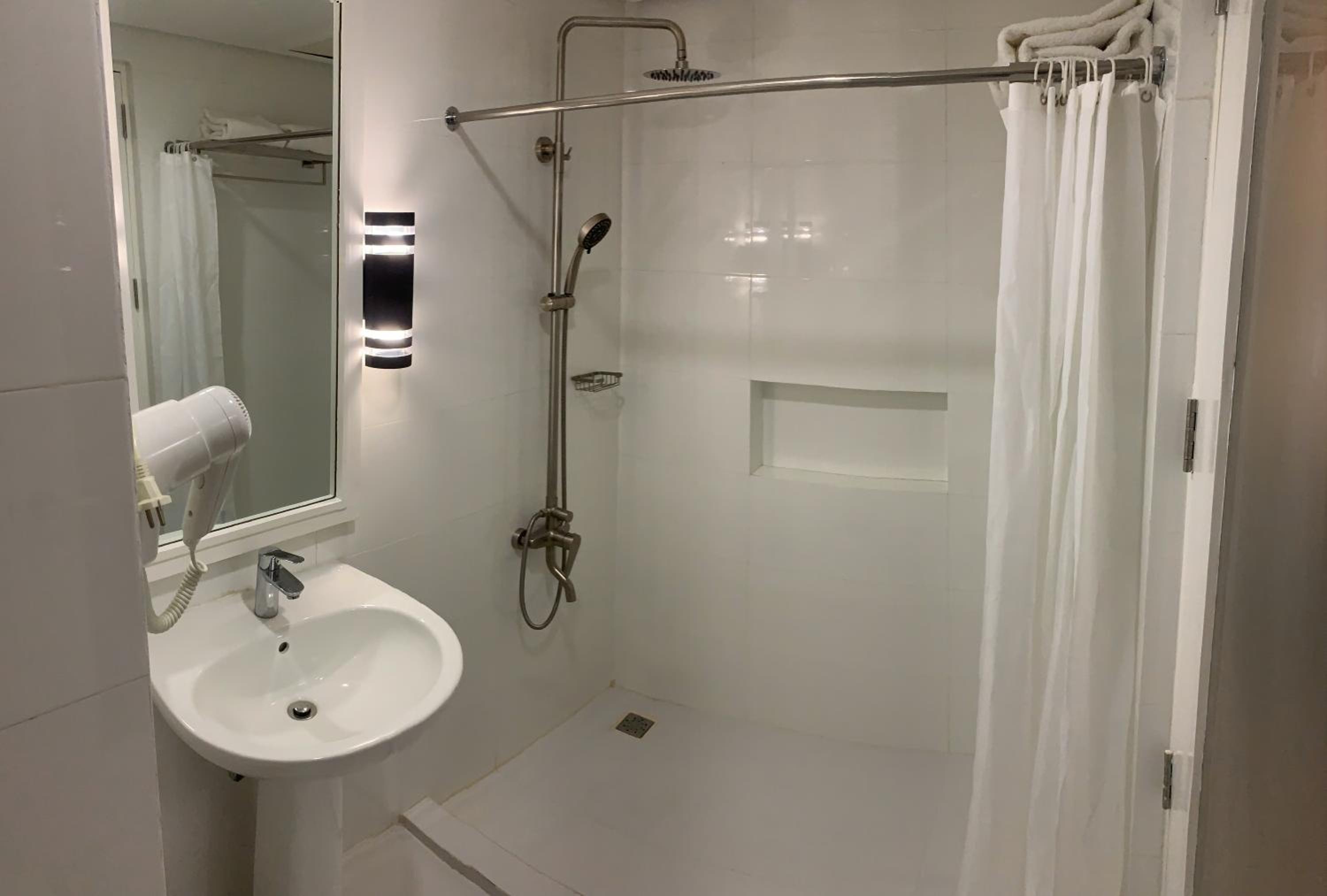 Deluxe Twin Room - Photo 4