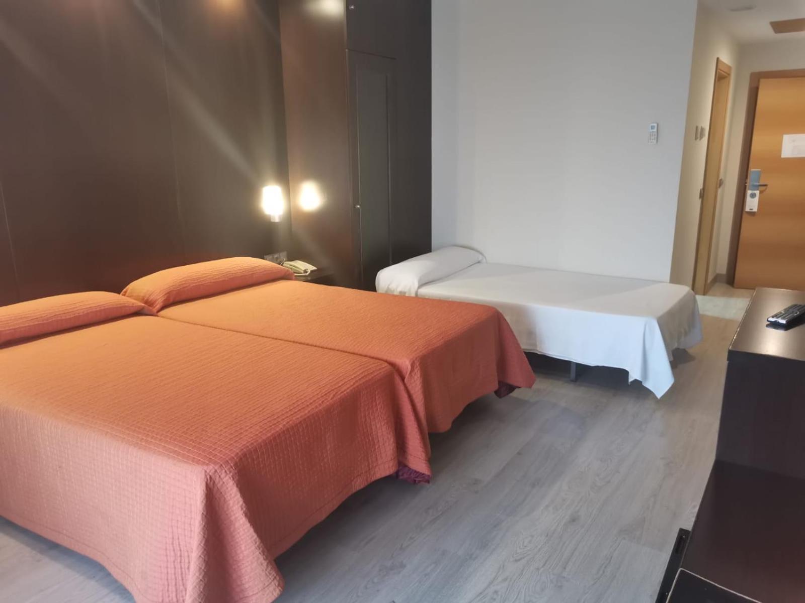 Standard Triple Room - Photo 1