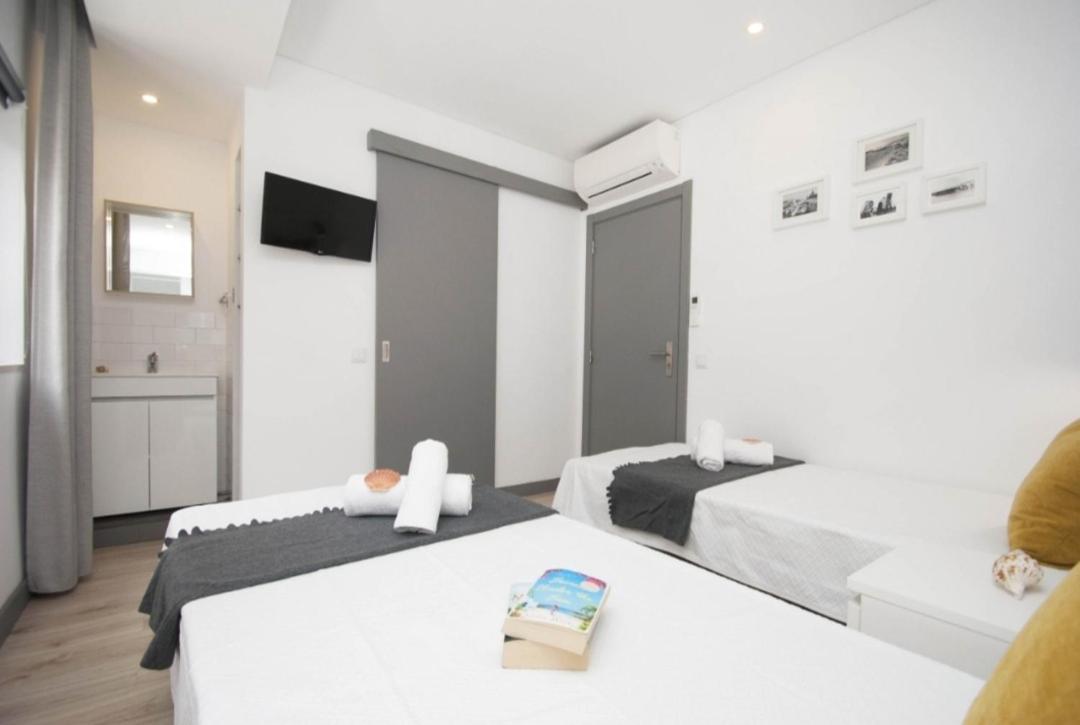 Double or Twin Room with Private Bathroom photo 2