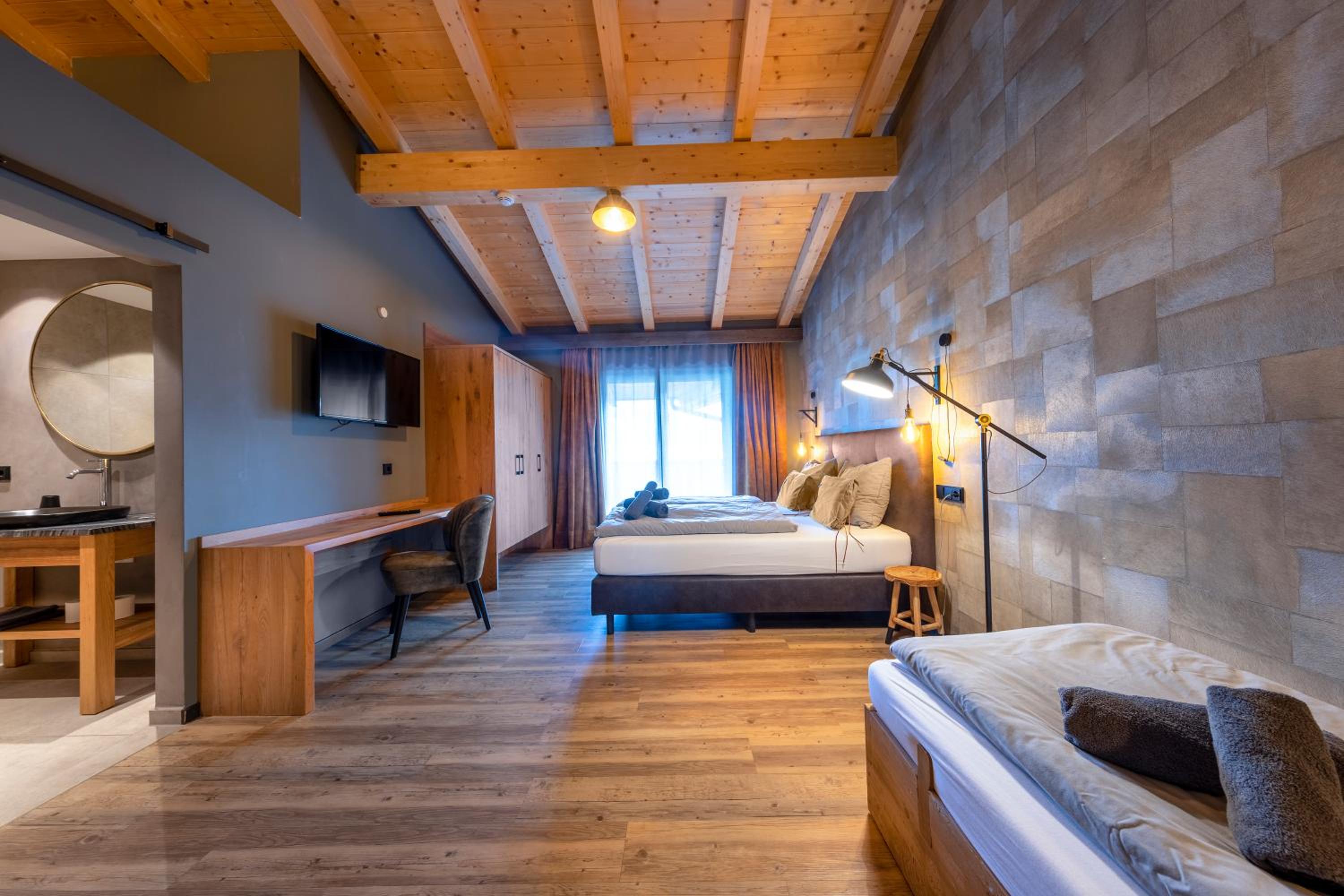 Triple Room with Balcony - Photo 7