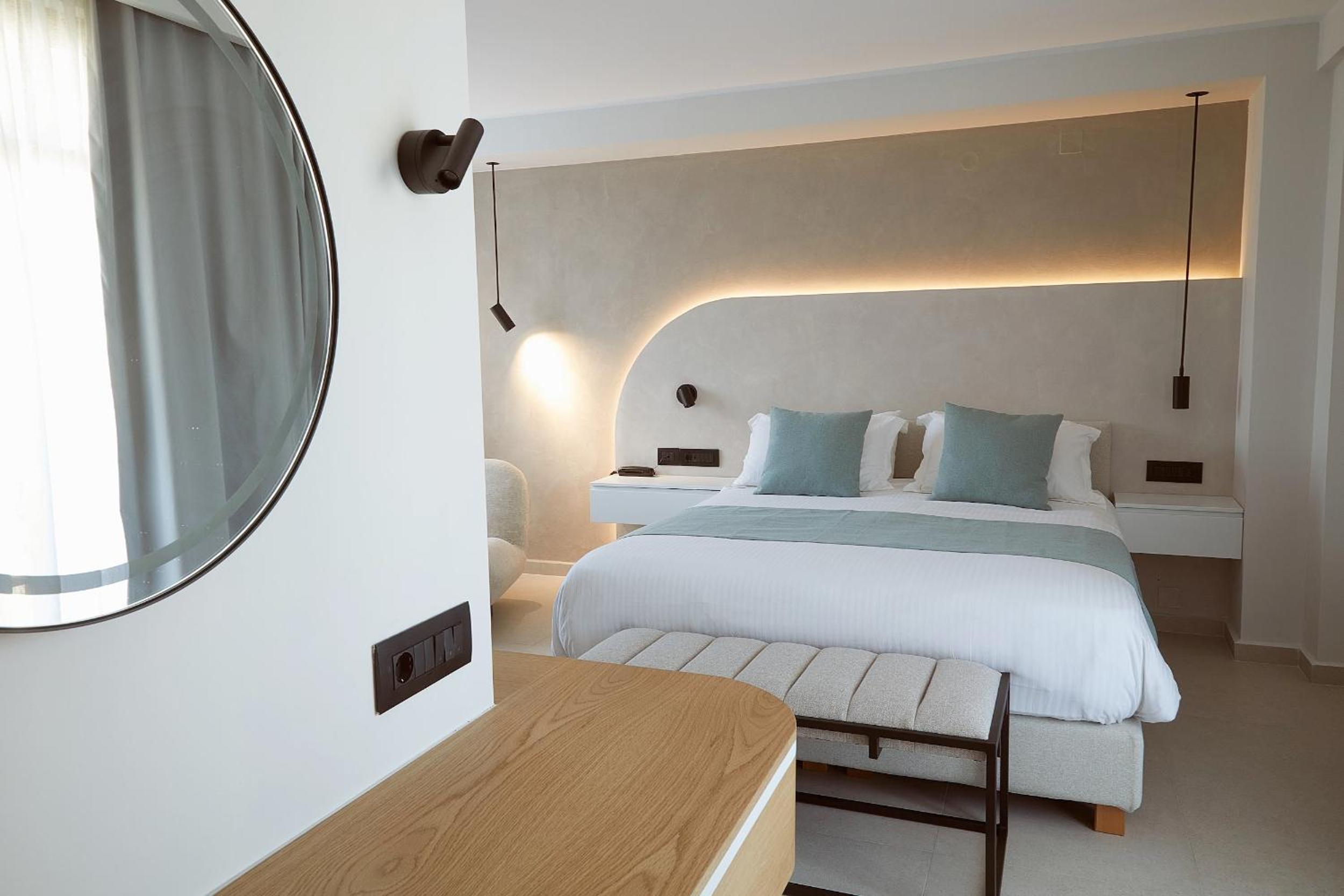 Superior Suite with City View photo 3