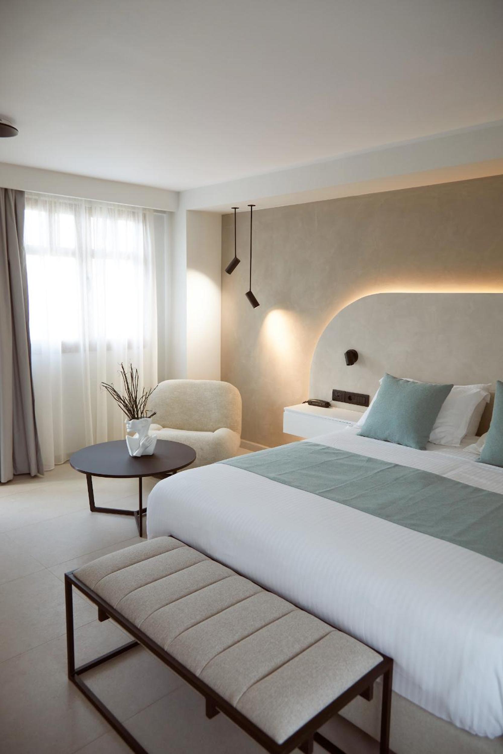 Superior Suite with City View
