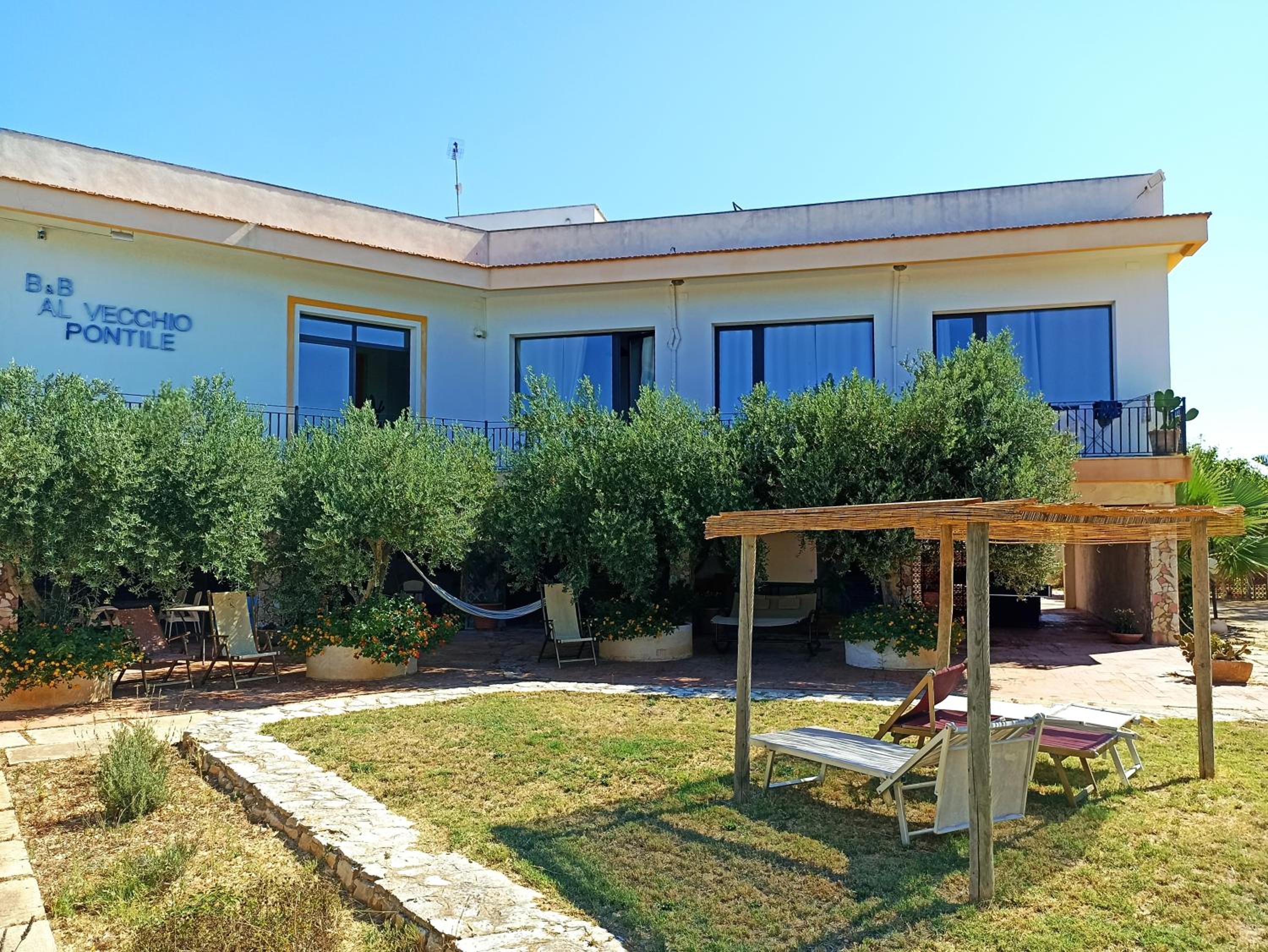 Double Room with Balcony and Sea View - Photo 2