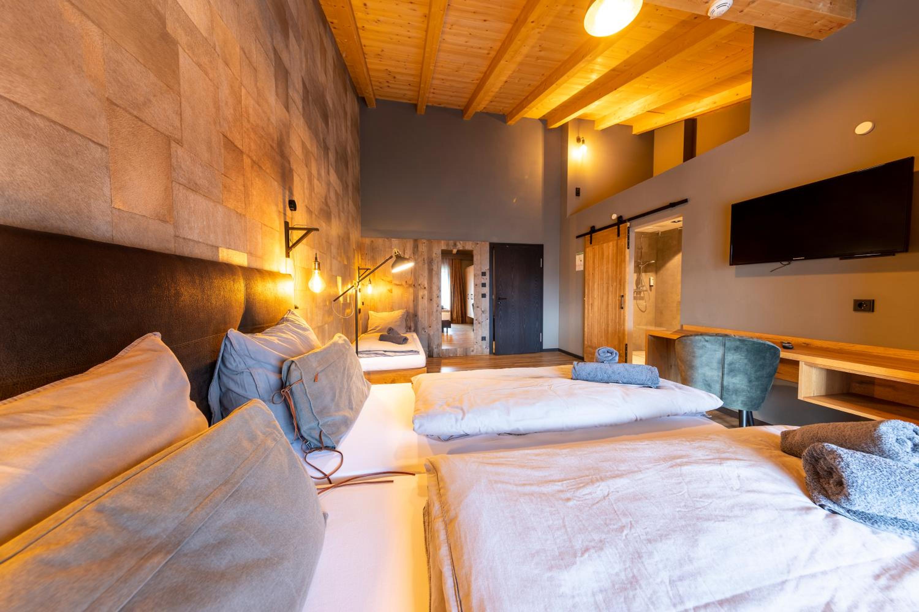 Triple Room with Balcony - Photo 9