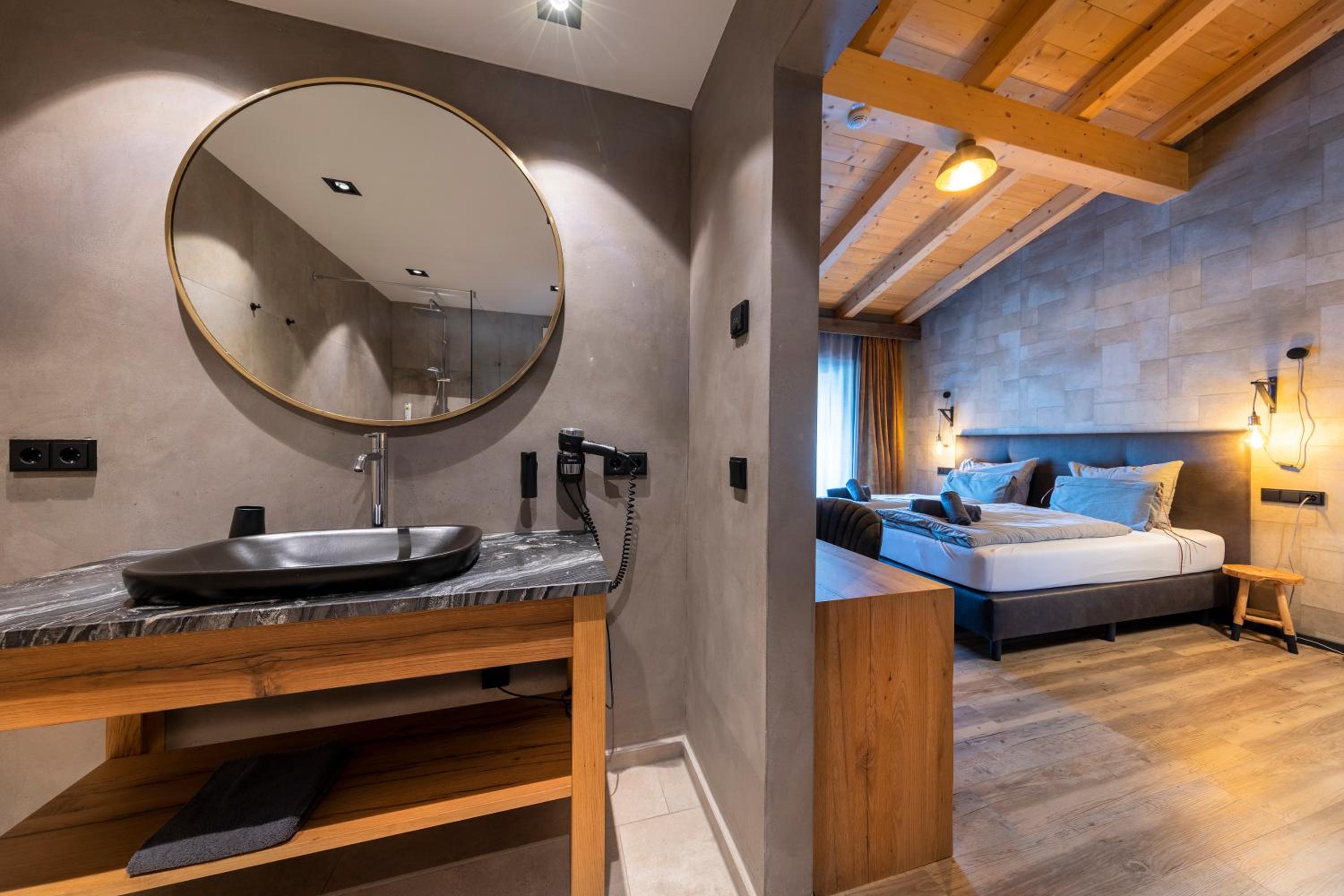 Triple Room with Balcony - Photo 10