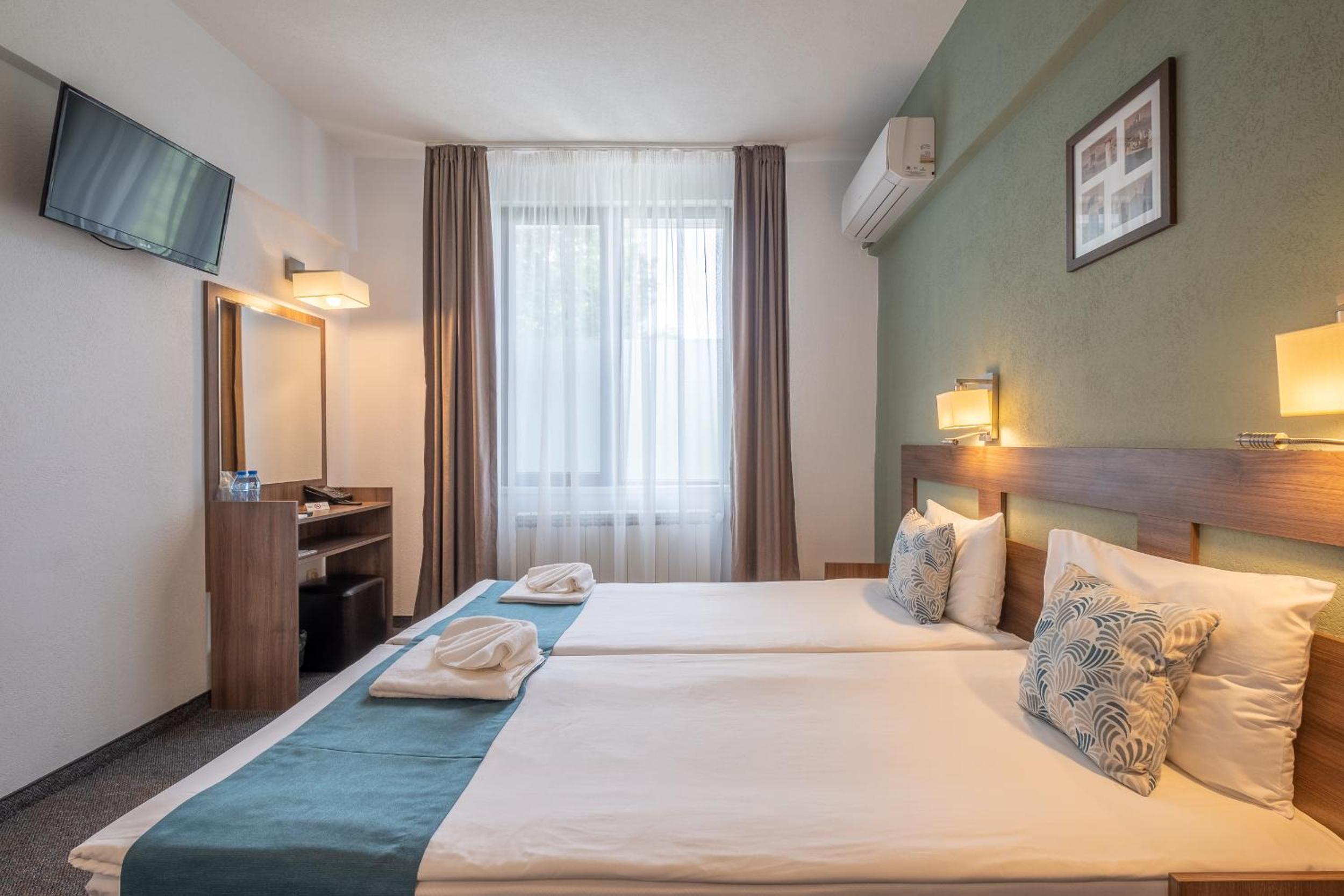 Twin Room (No Balcony) with Free Relax Zone - Photo 5