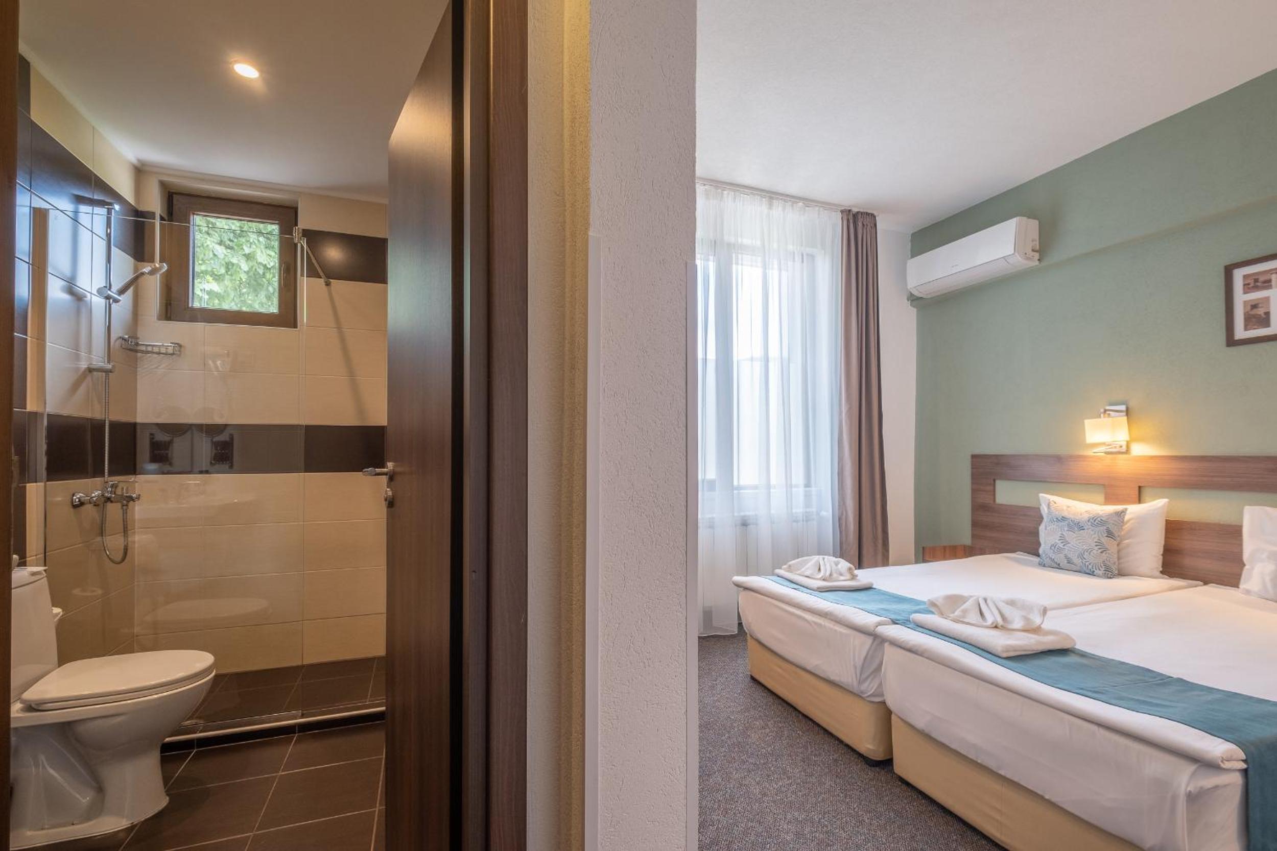 Twin Room (No Balcony) with Free Relax Zone - Photo 6
