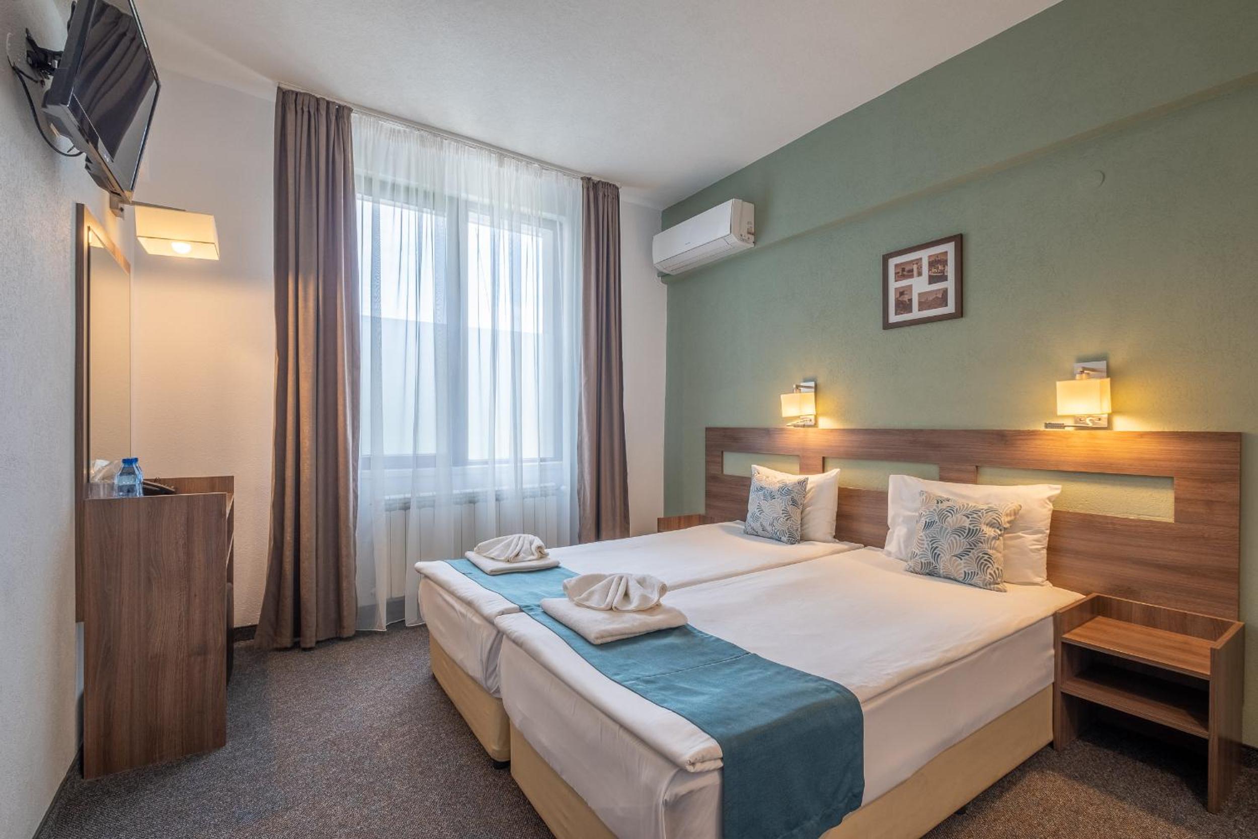 Twin Room (No Balcony) with Free Relax Zone - Photo 1