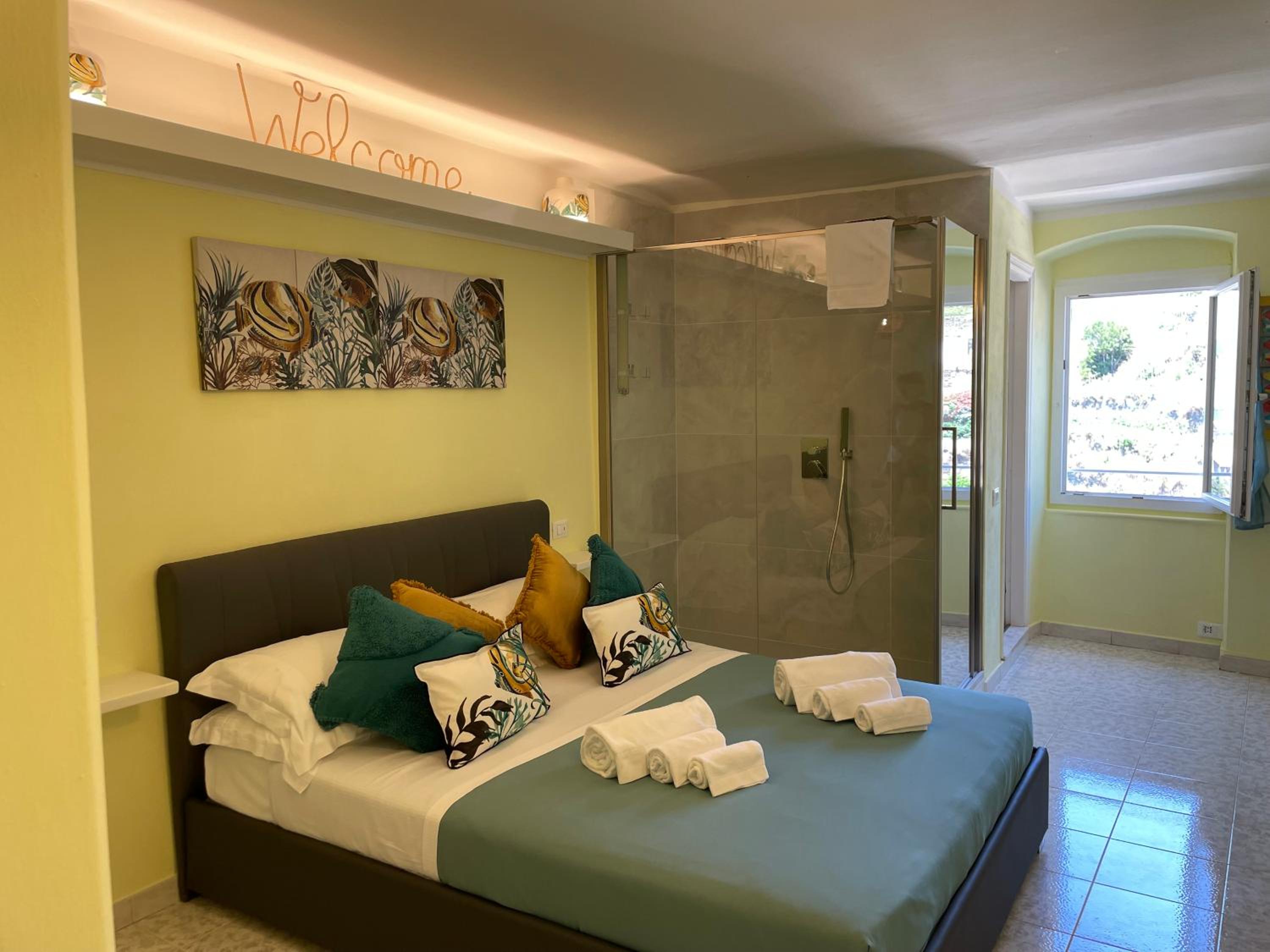 Queen Room with Sea View - Photo 1