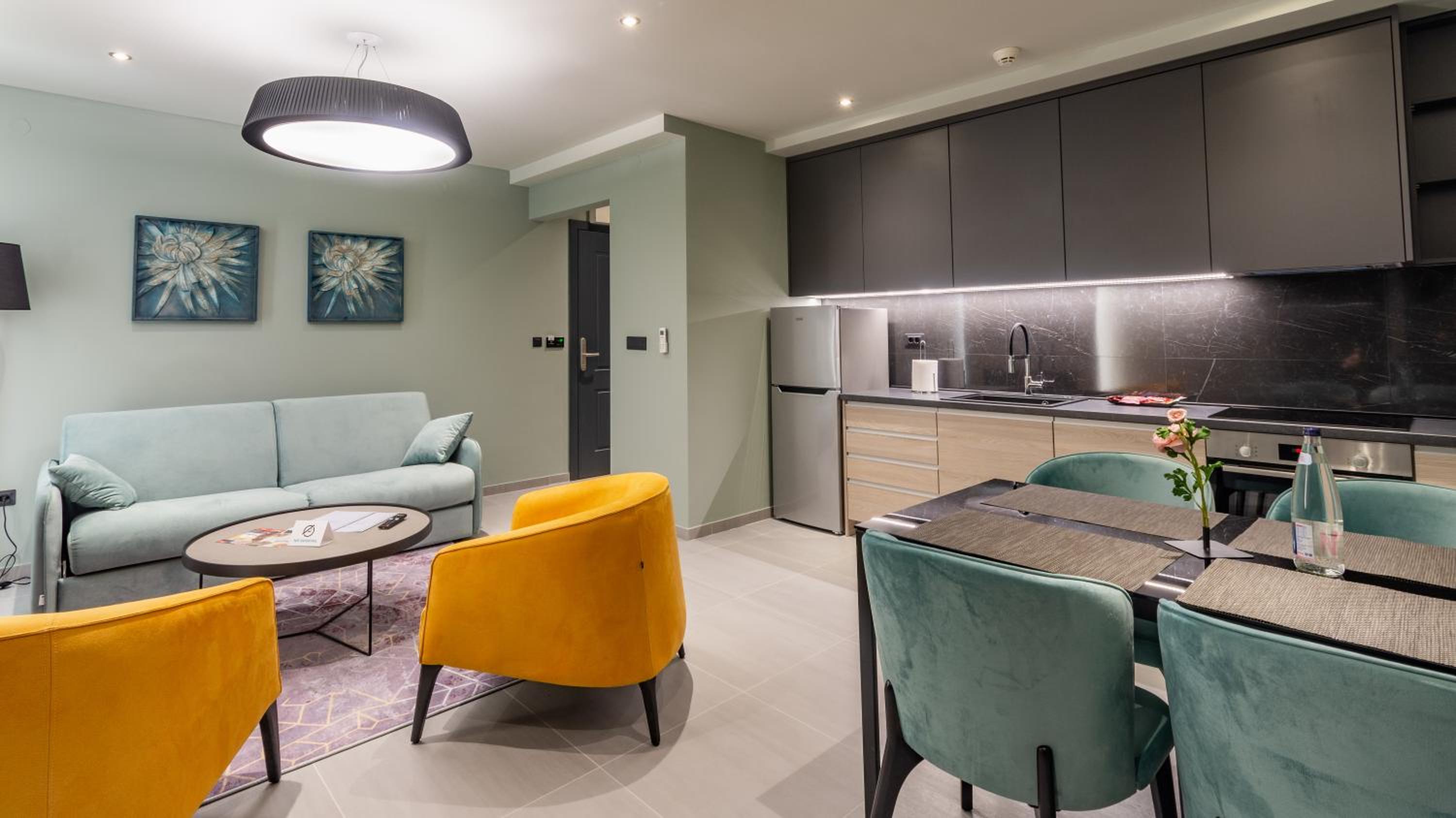 Deluxe Suite - Photo 1