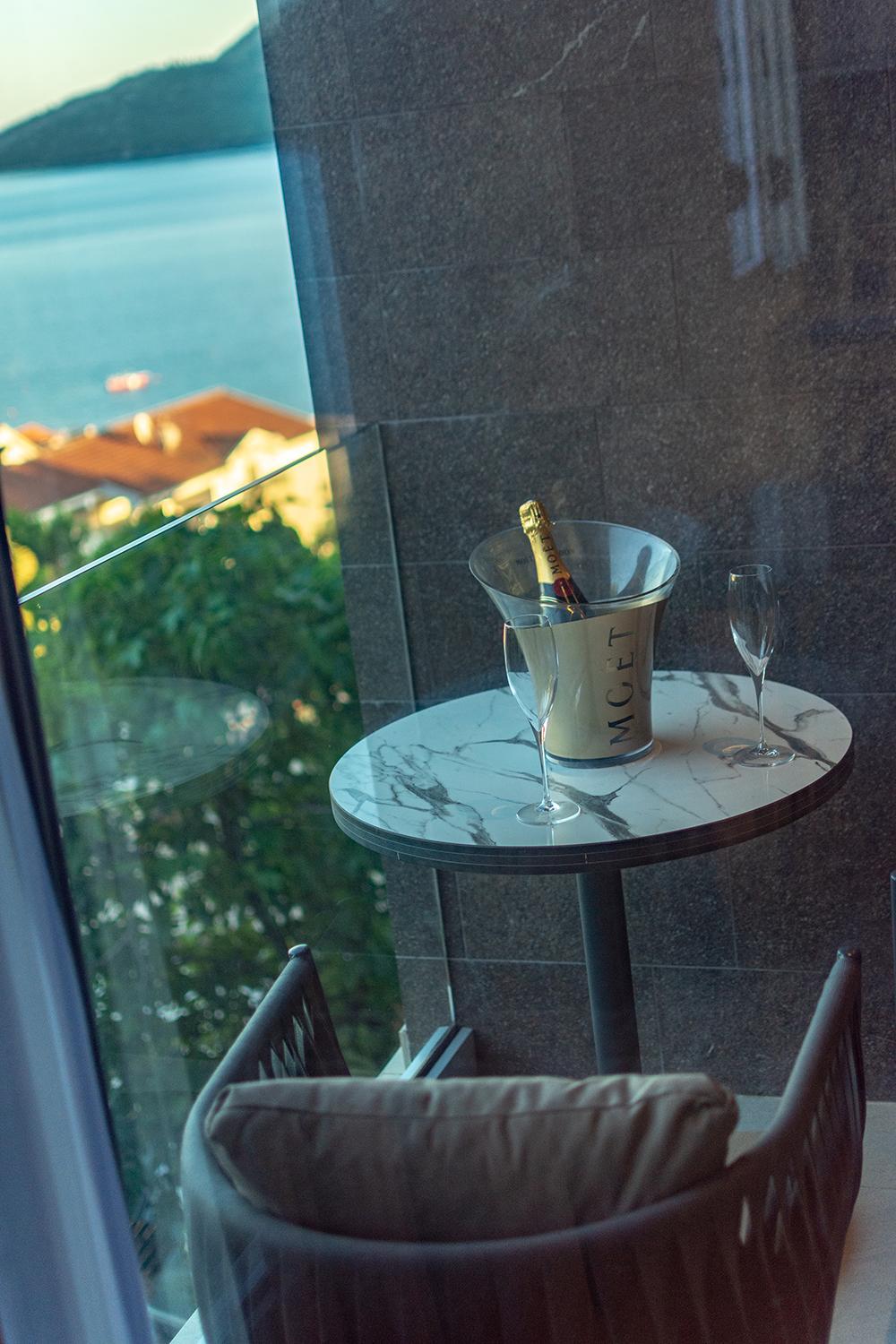 Deluxe Suite - Photo 3