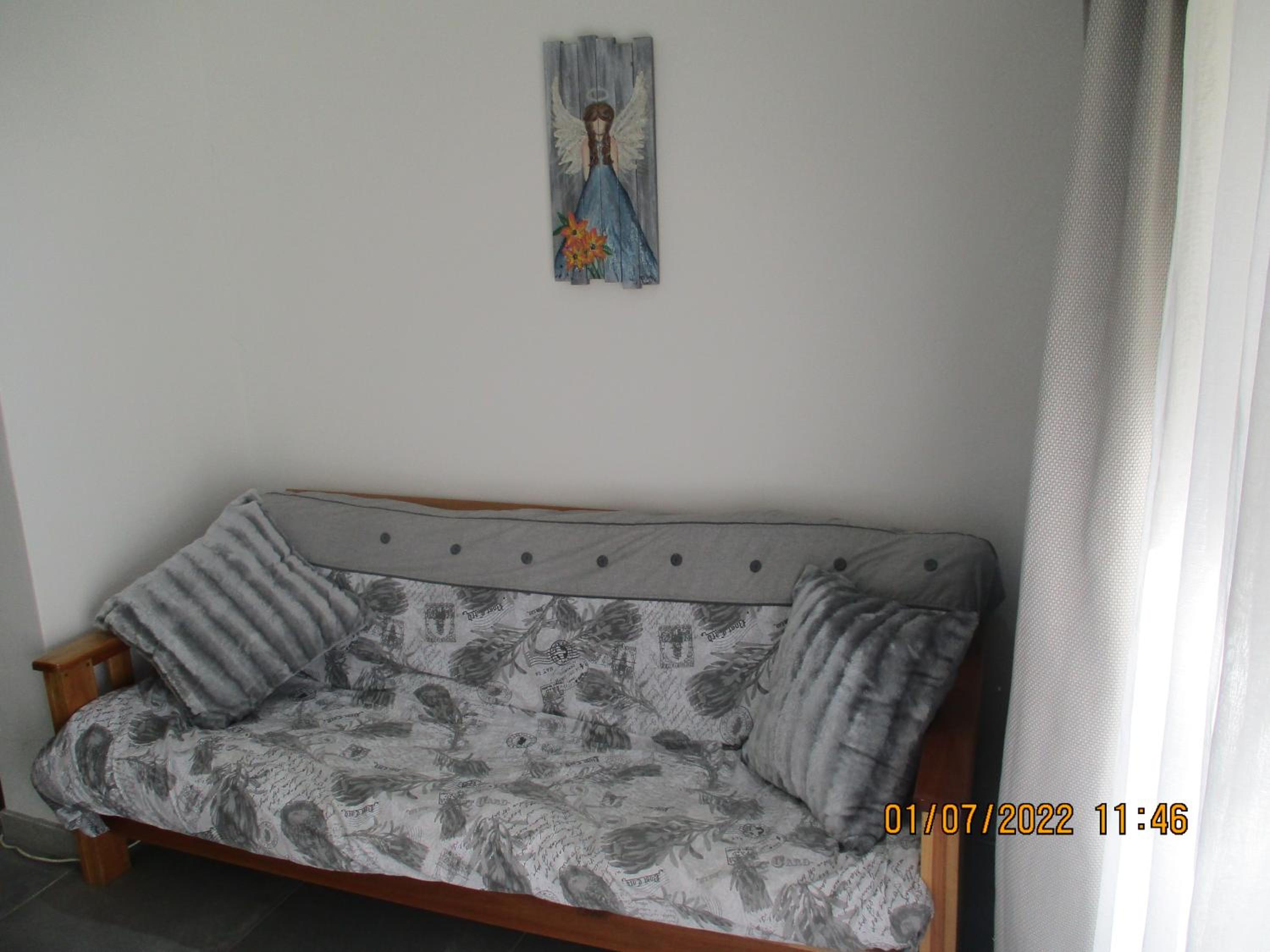 One-Bedroom Apartment - Photo 5
