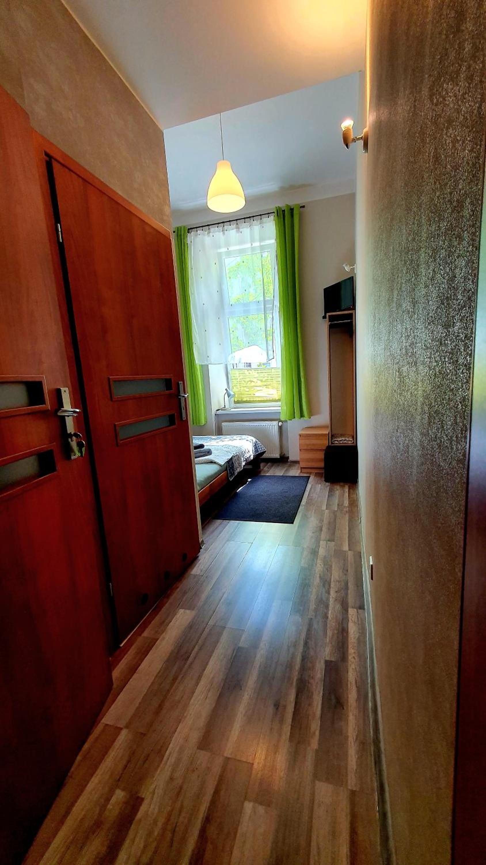 Double Room with Bathroom - Photo 4