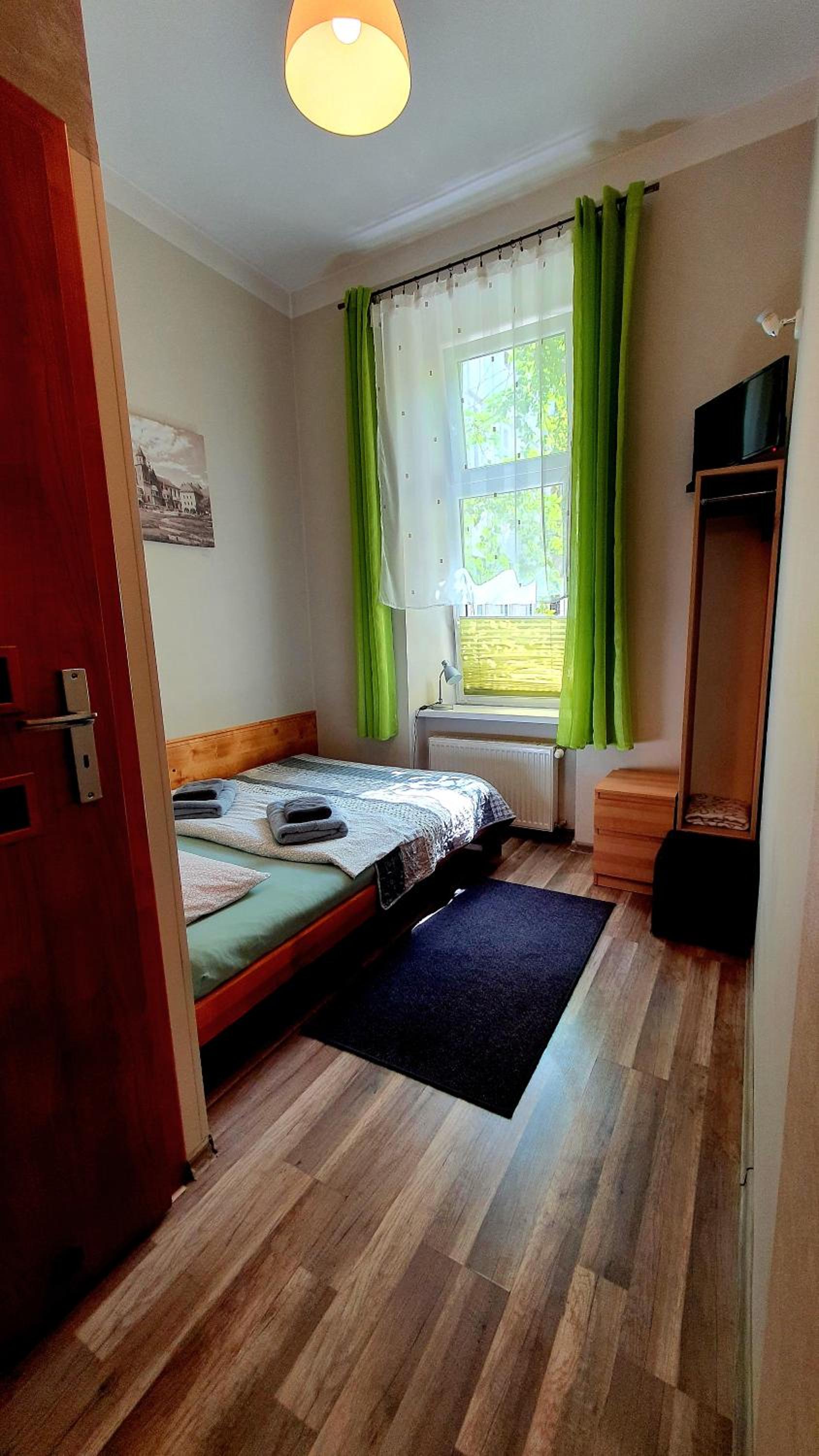Double Room with Bathroom - Photo 5