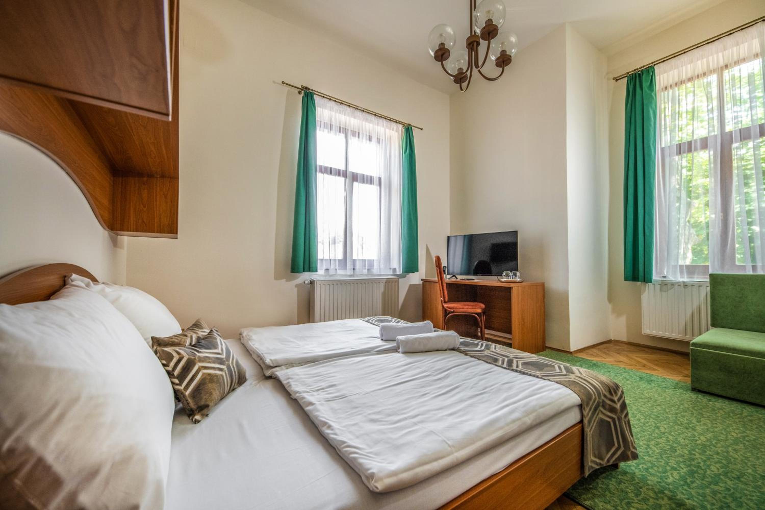 Double Room - Photo 4