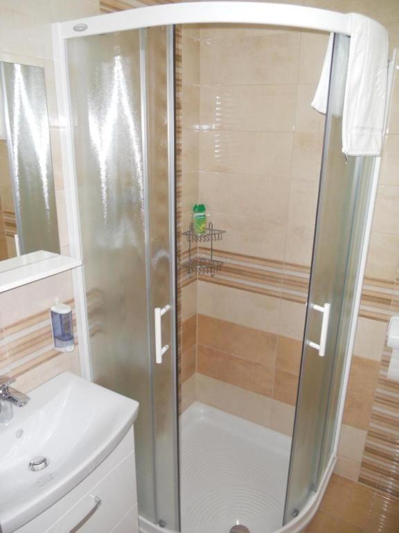 Deluxe Double or Twin Room with City View - Photo 2