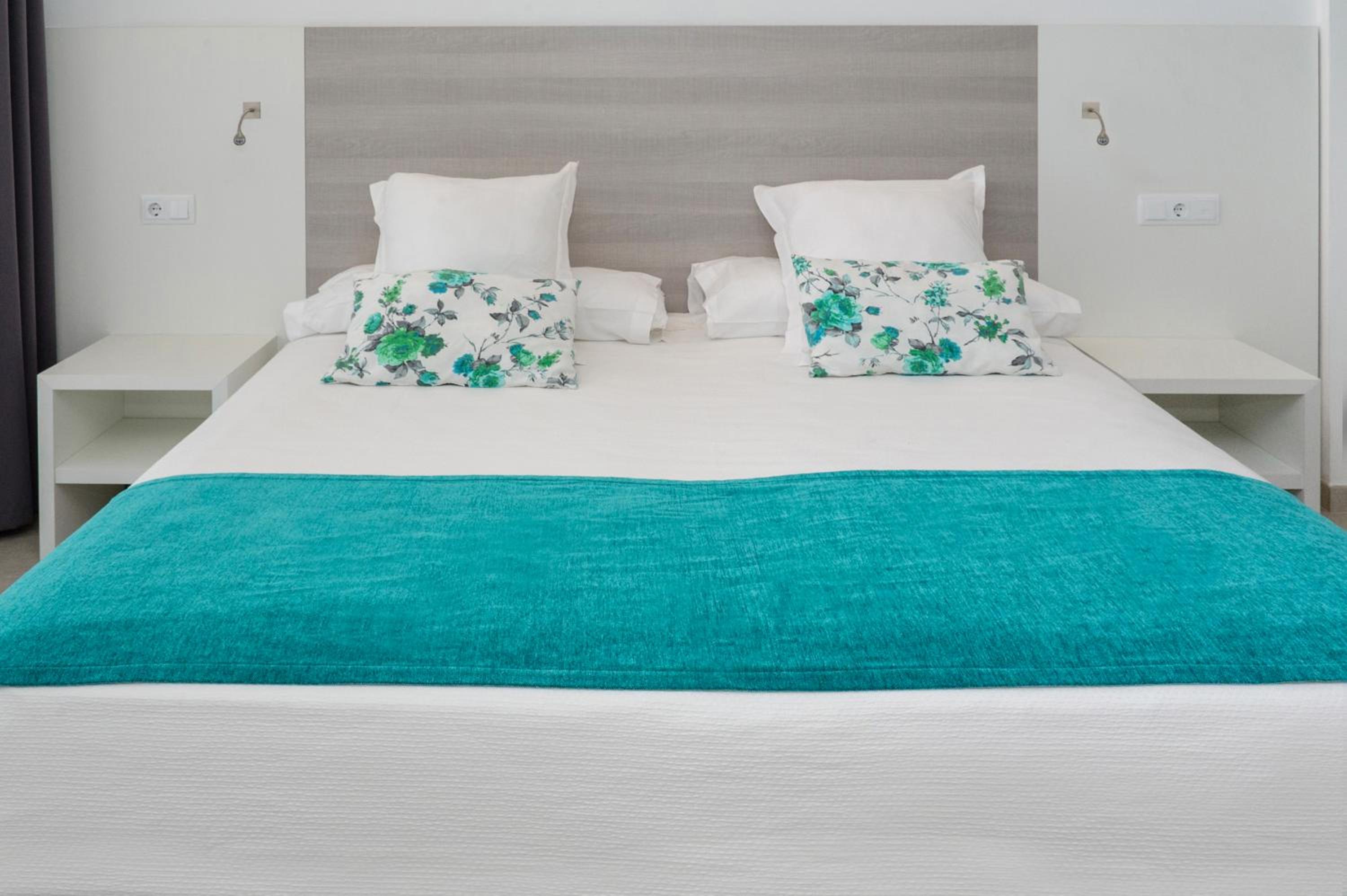 Double Room - Photo 9
