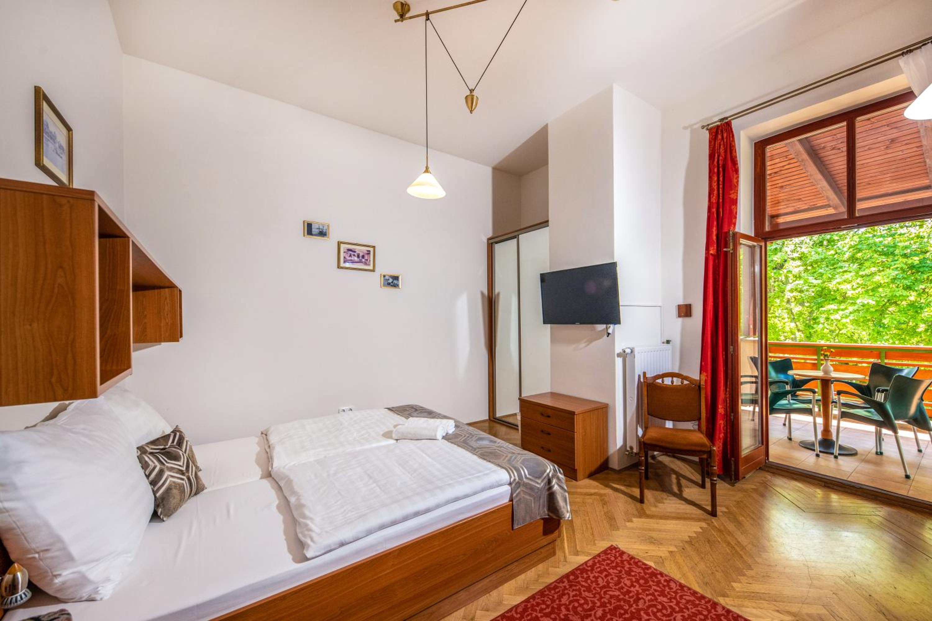 Double Room with Balcony - Photo 1