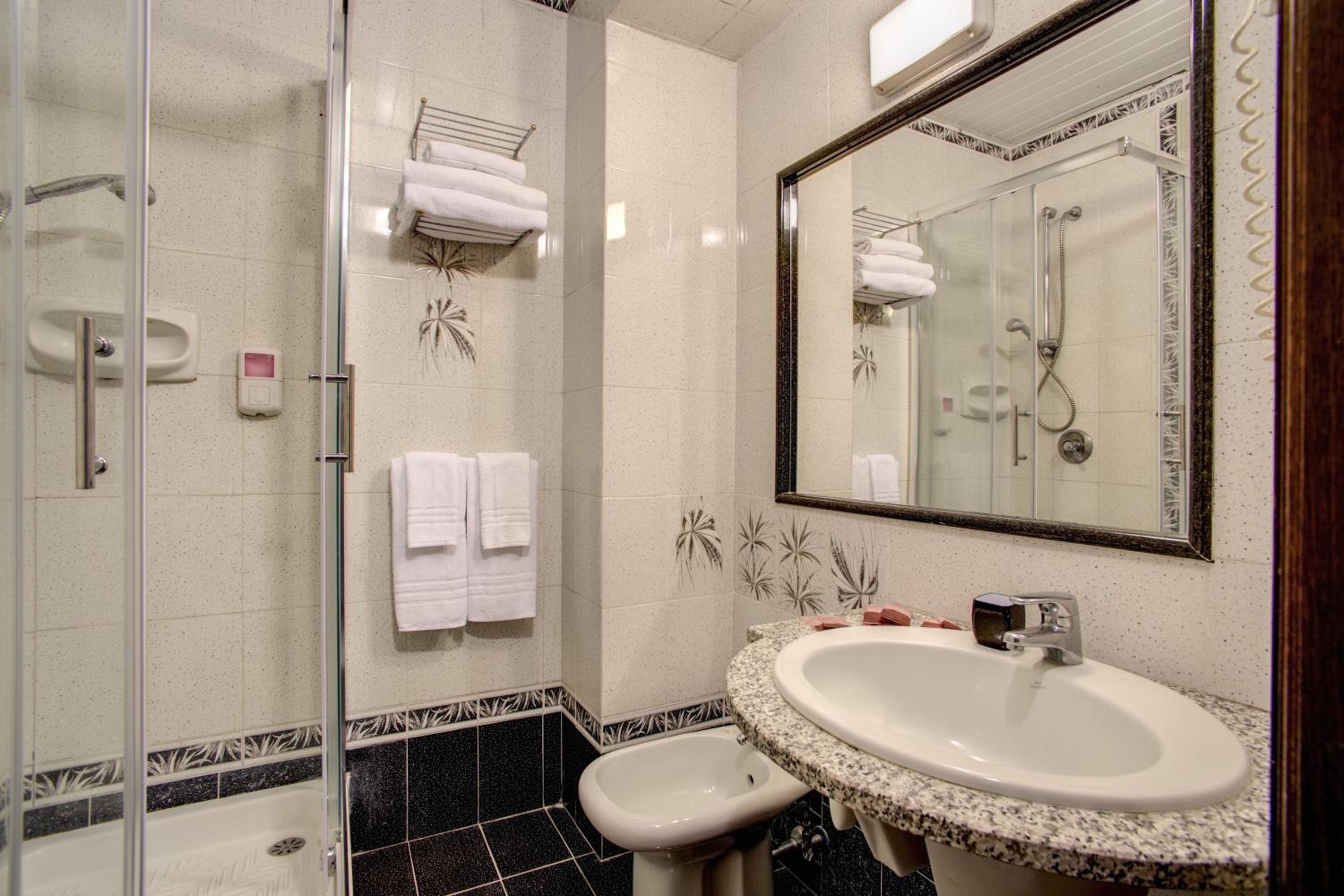 Twin Room with Lake View
