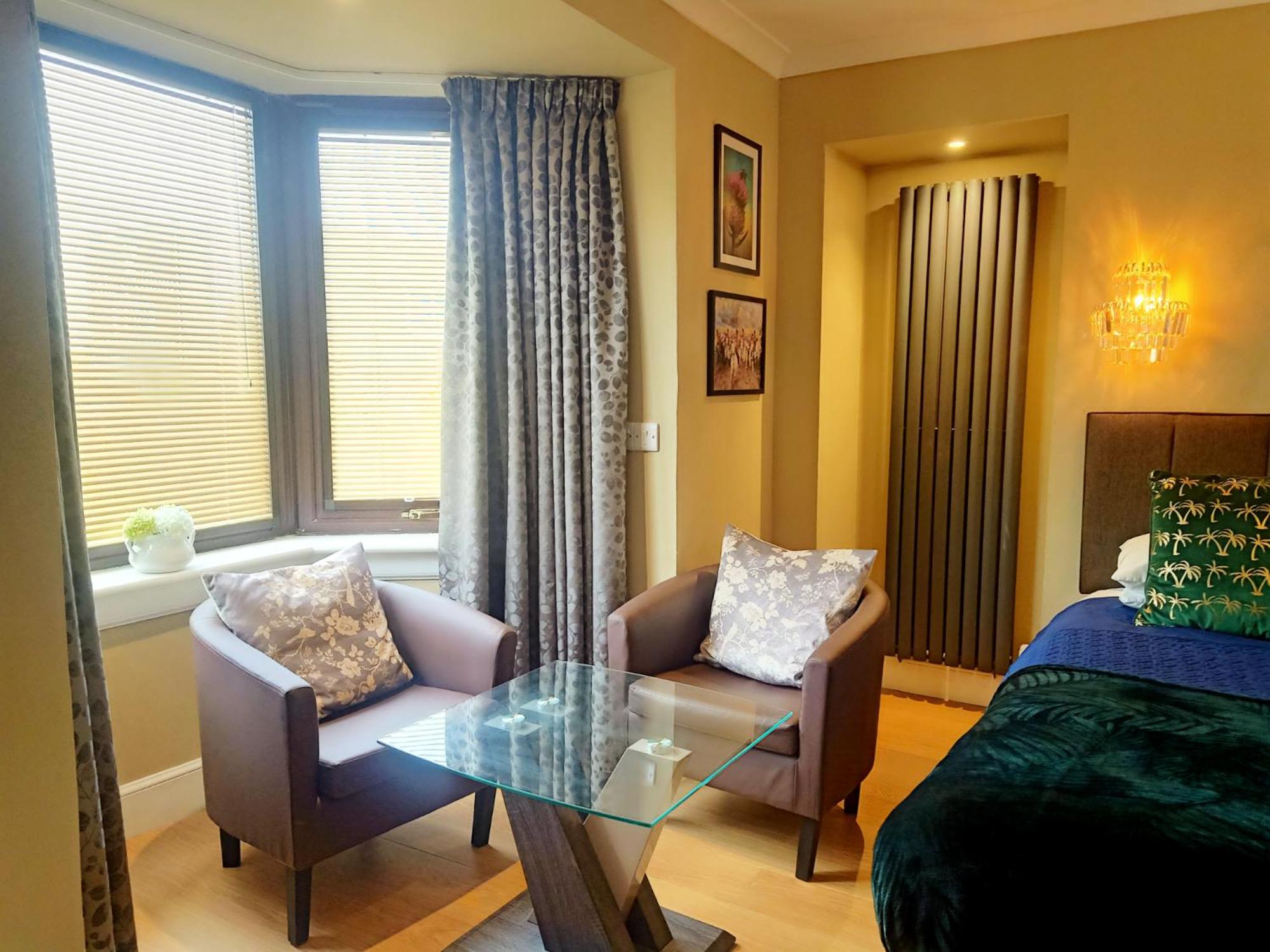 Triple Room with Private Bathroom - Photo 8