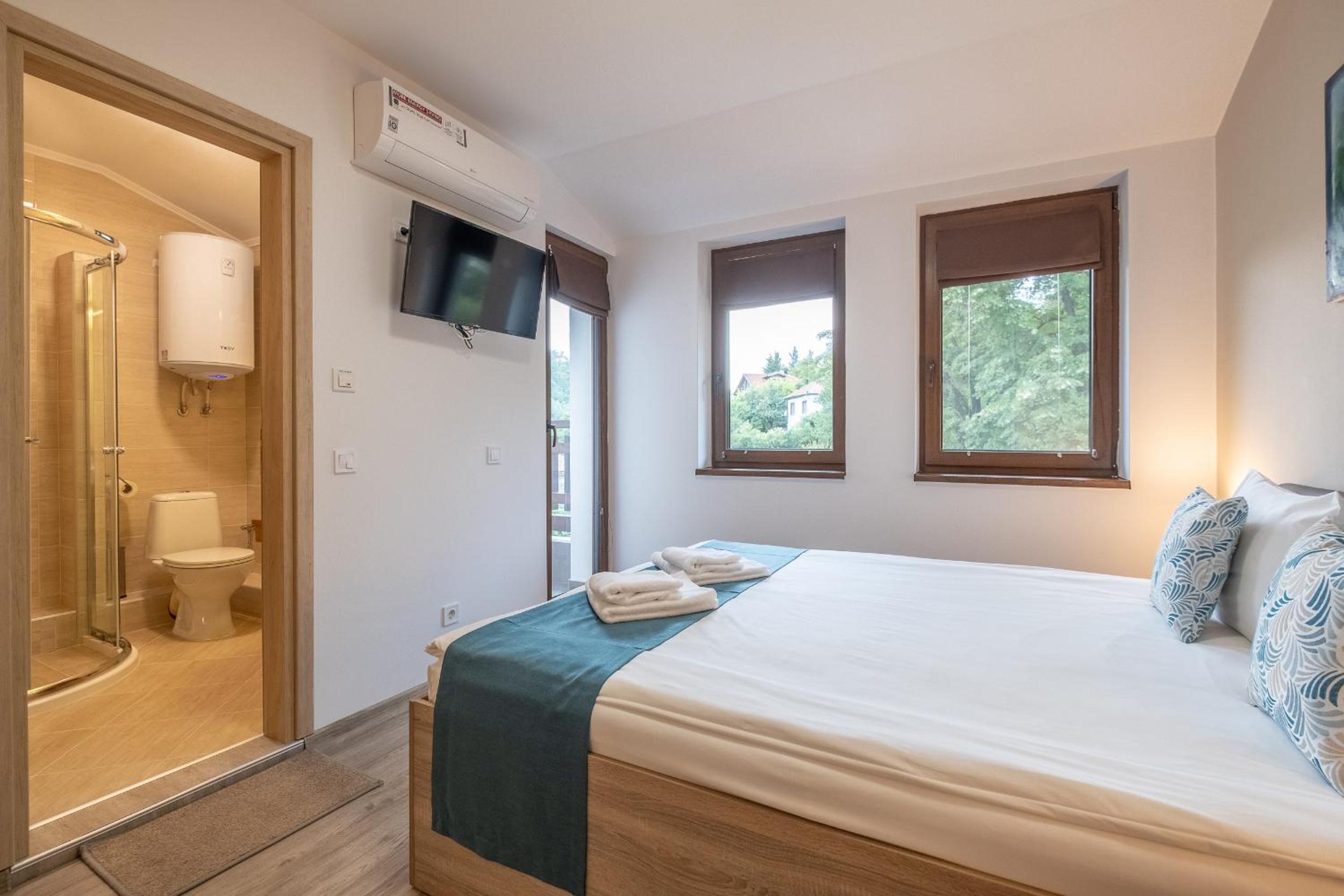 Double Room - Photo 4