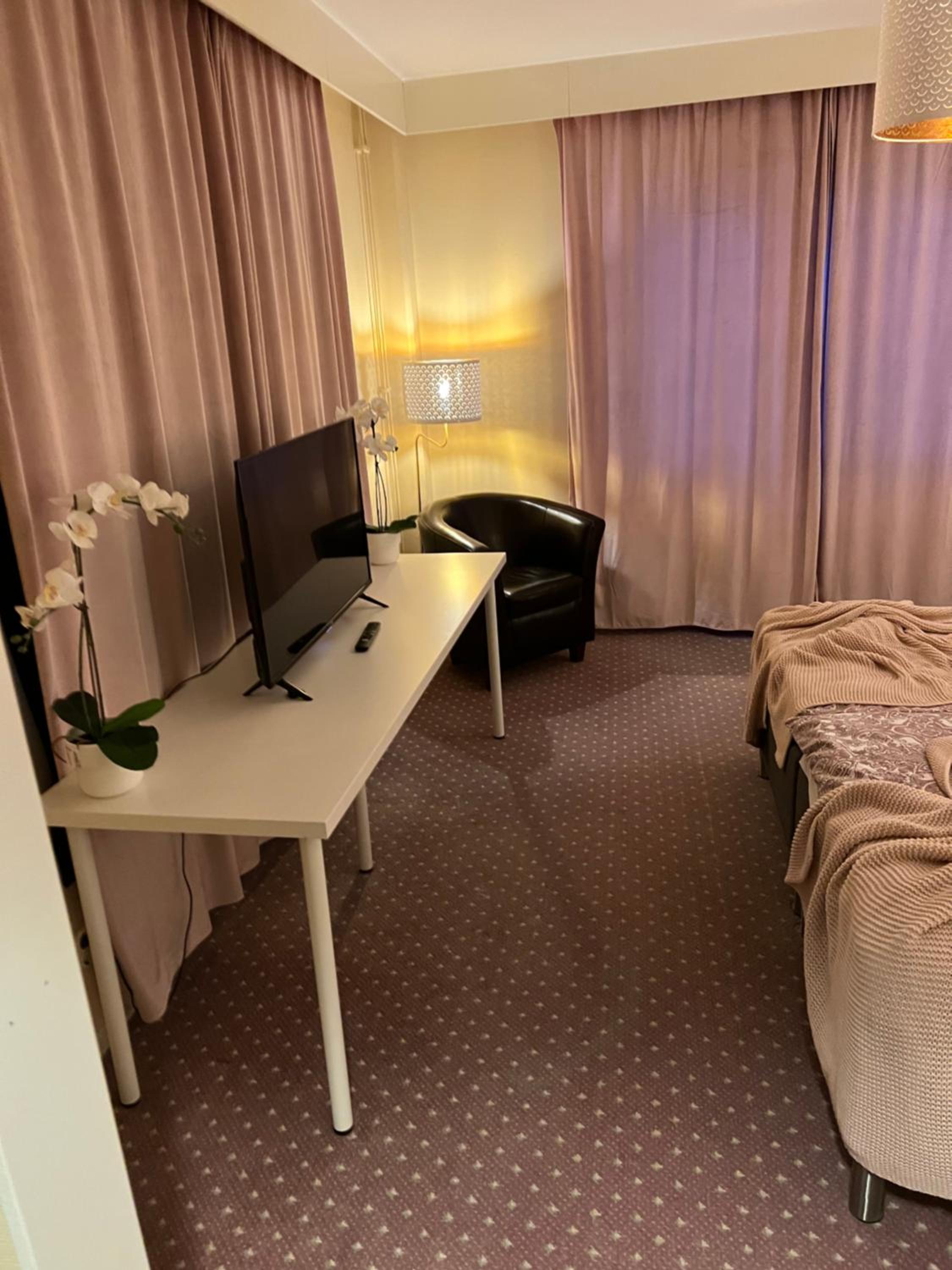 Double Room with Private Bathroom photo 1