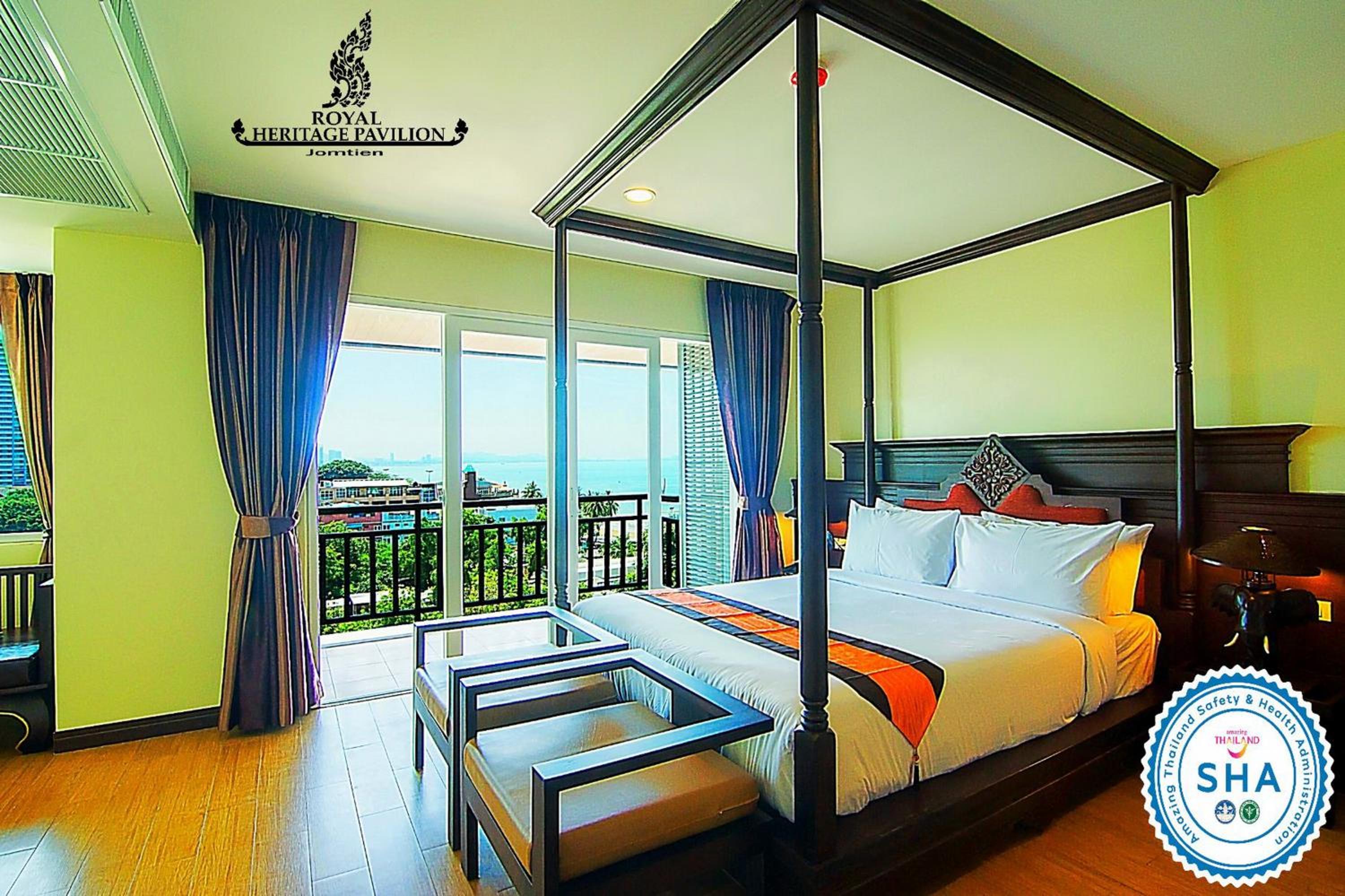 Luxury Suite - Photo 18