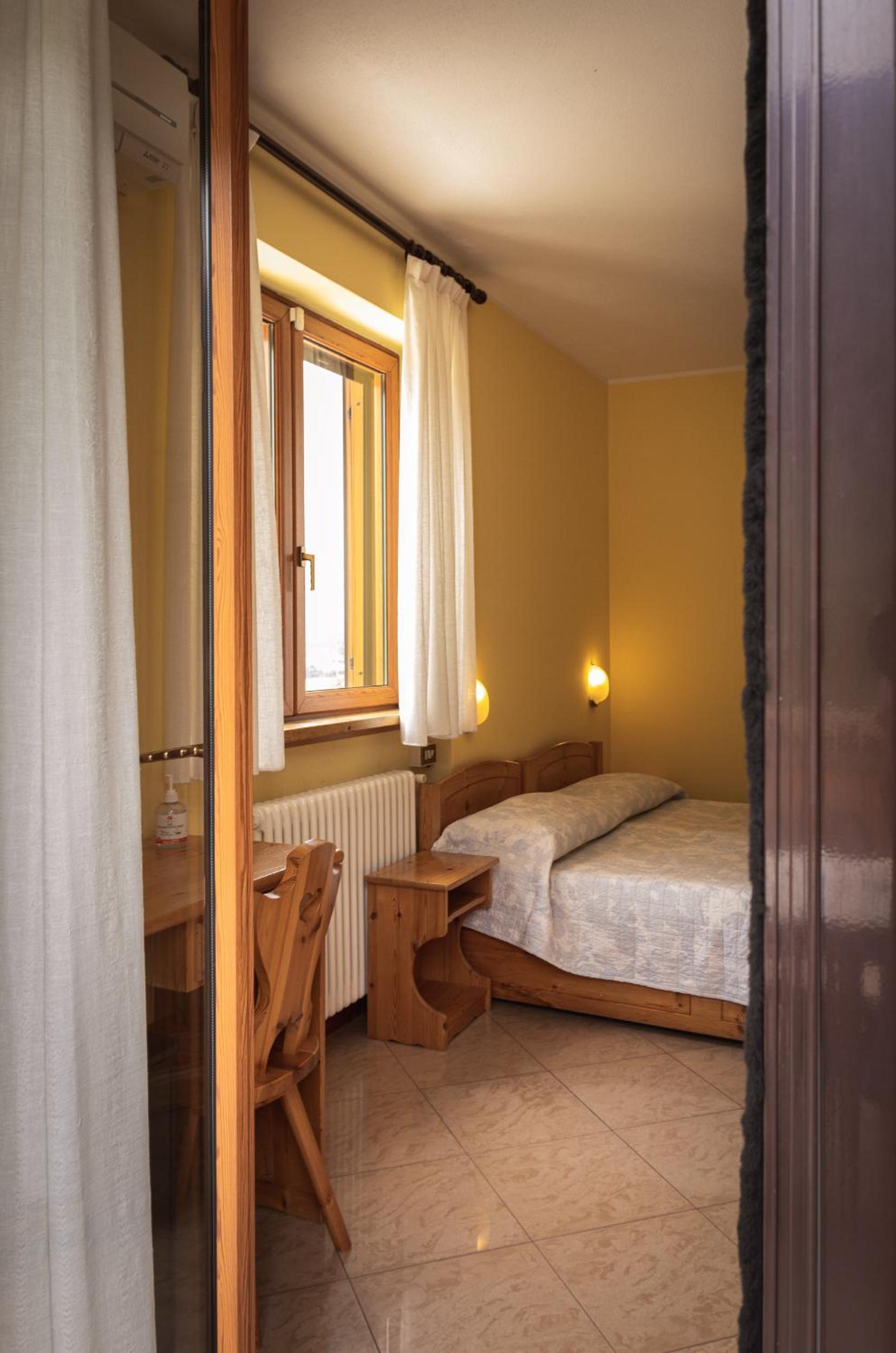Double or Twin Room with Balcony photo 2