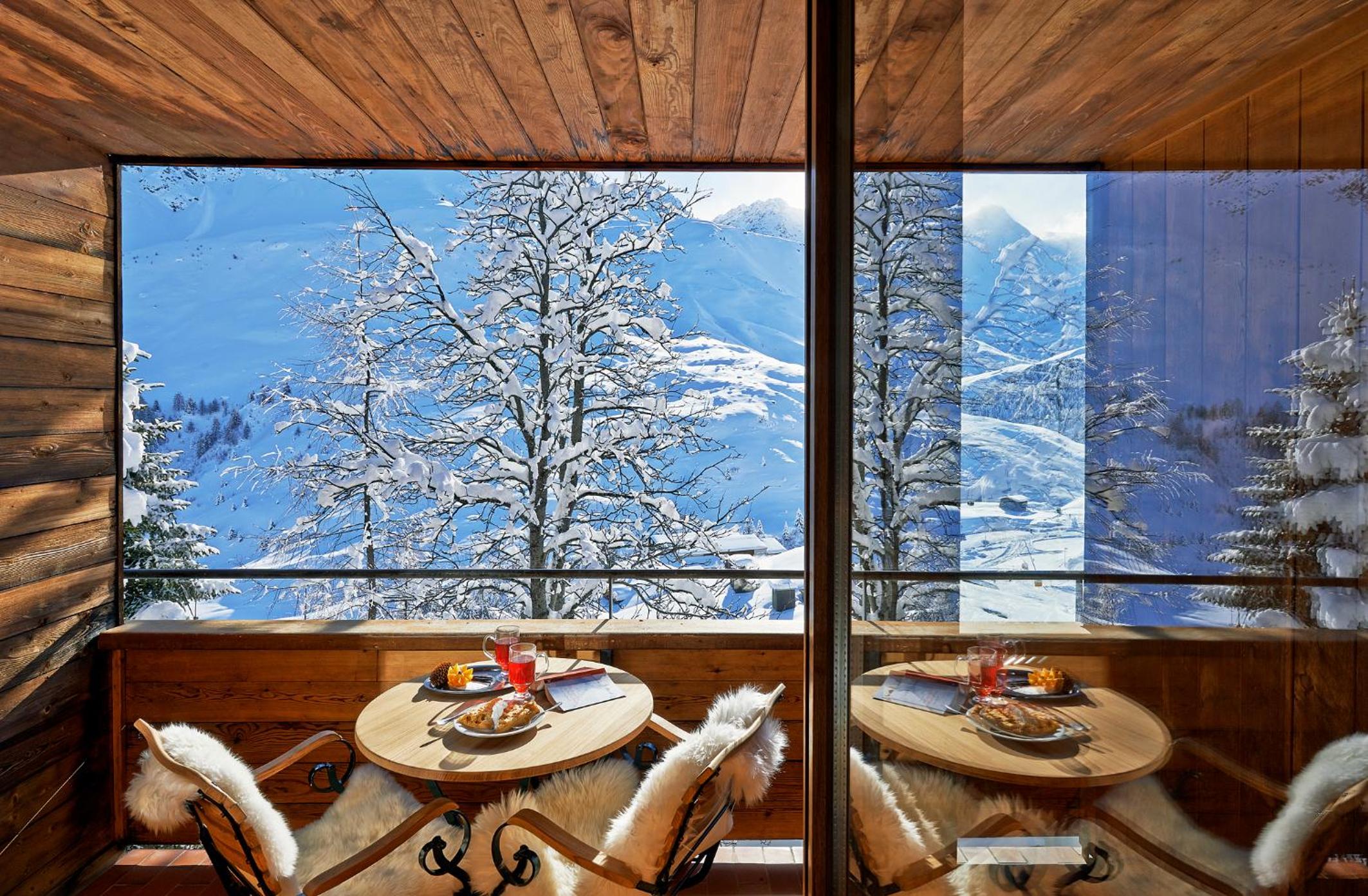 Classic Double Room with Balcony - Photo 2