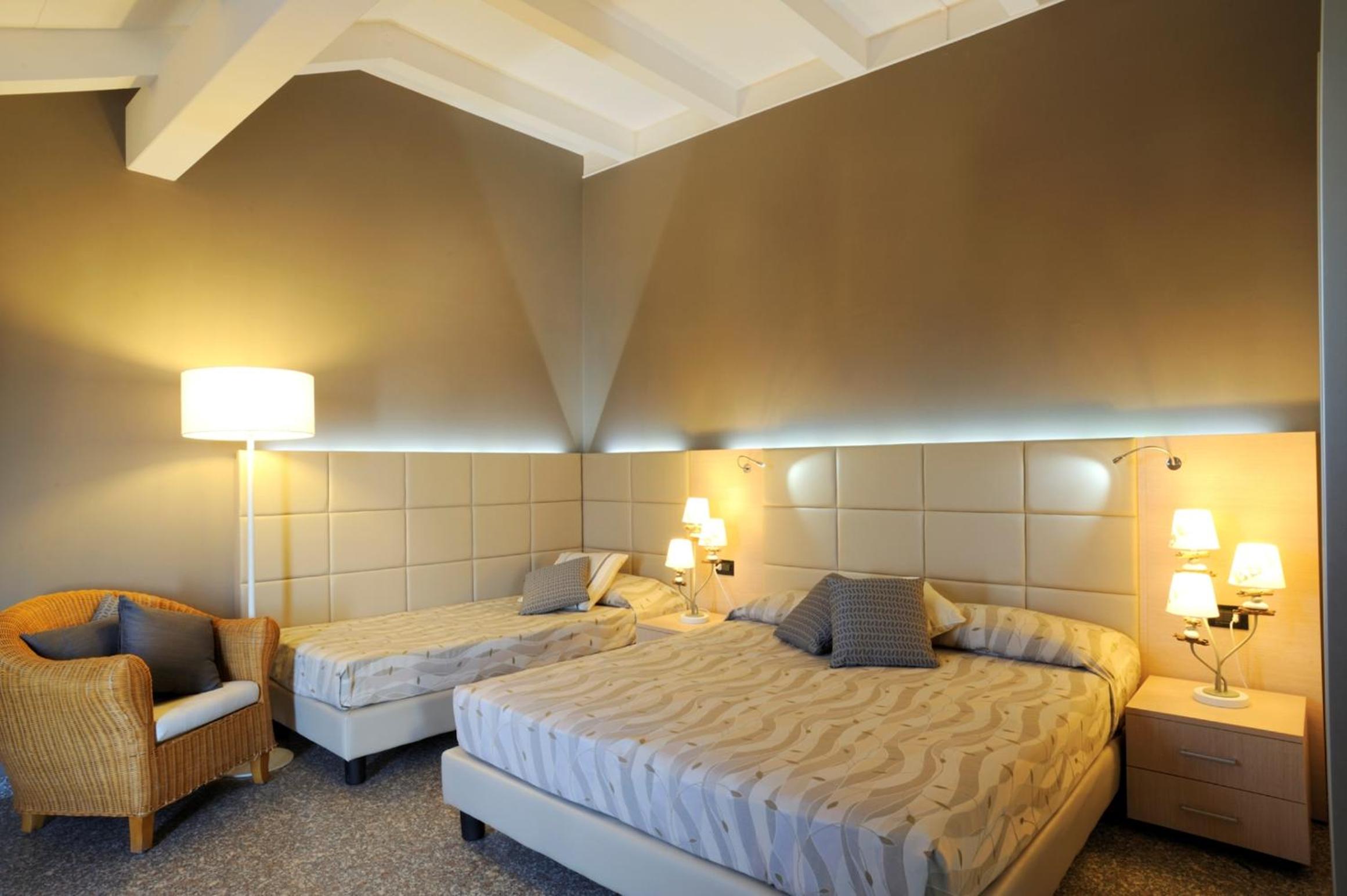 Two-Bedroom Penthouse Apartment with Sea View (5 adults + 1 child)