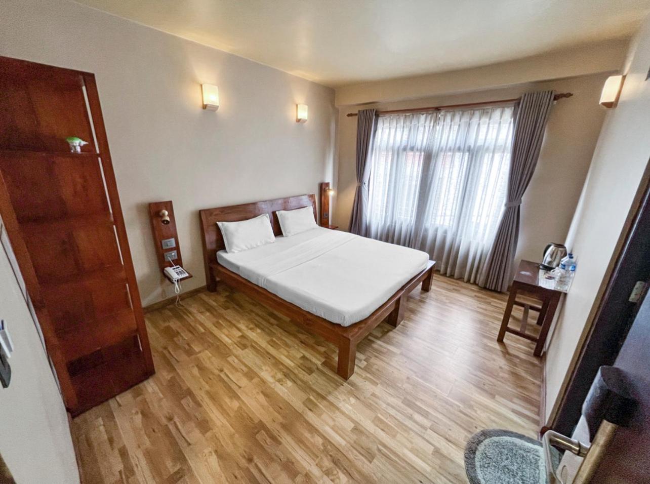 Standard King Room photo 1