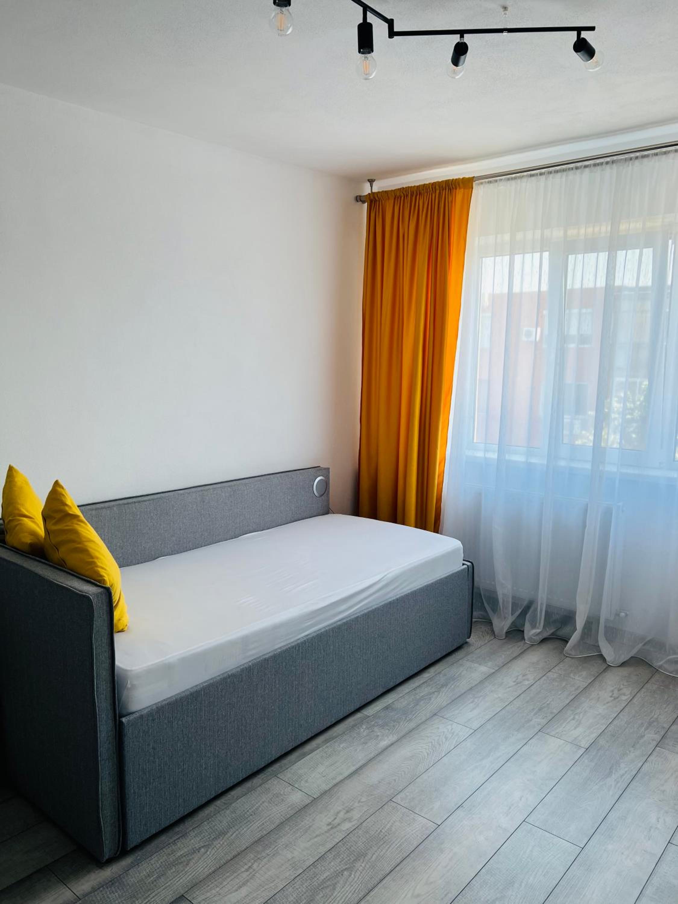 One-Bedroom Apartment - Photo 4