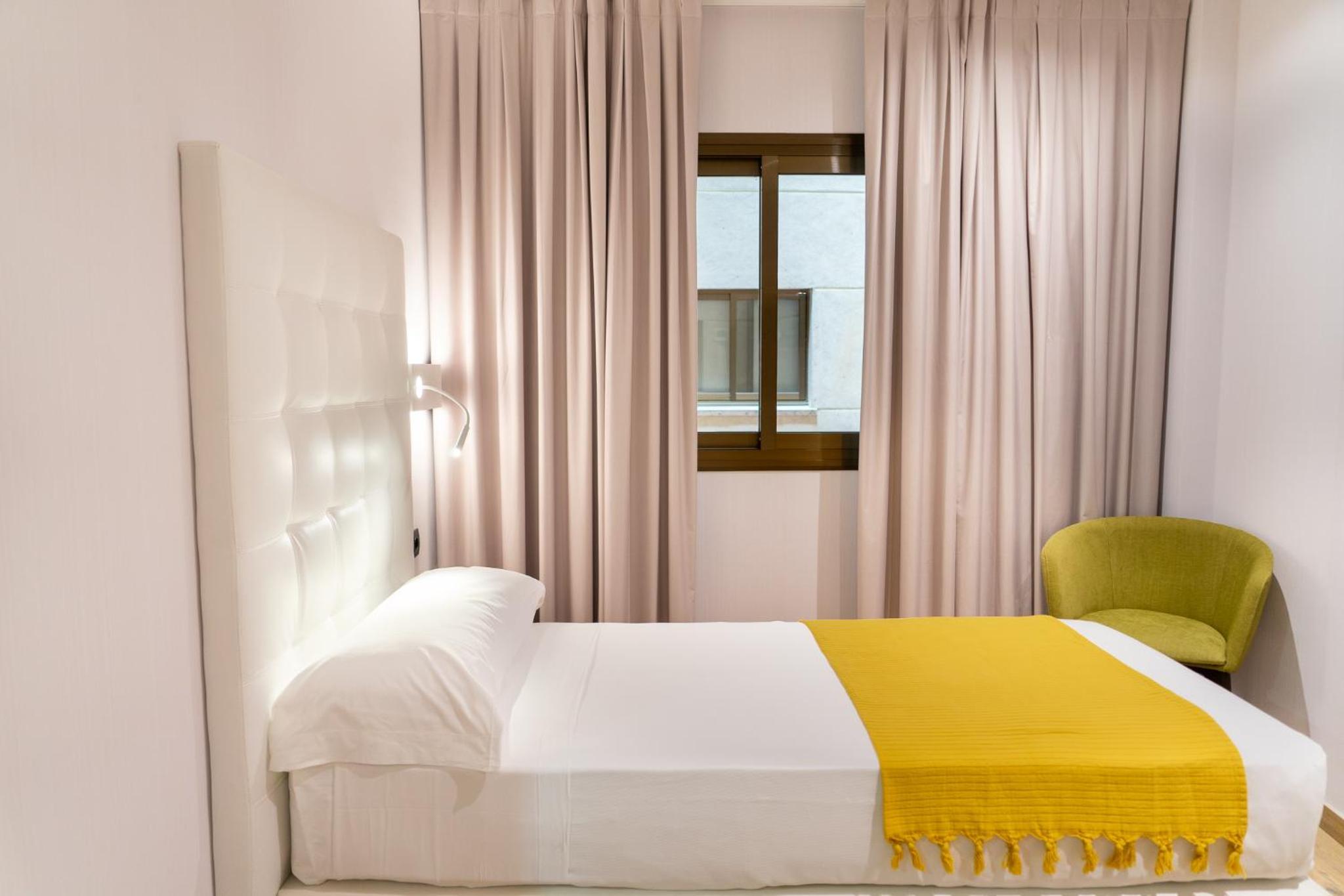 Single Room photo 2