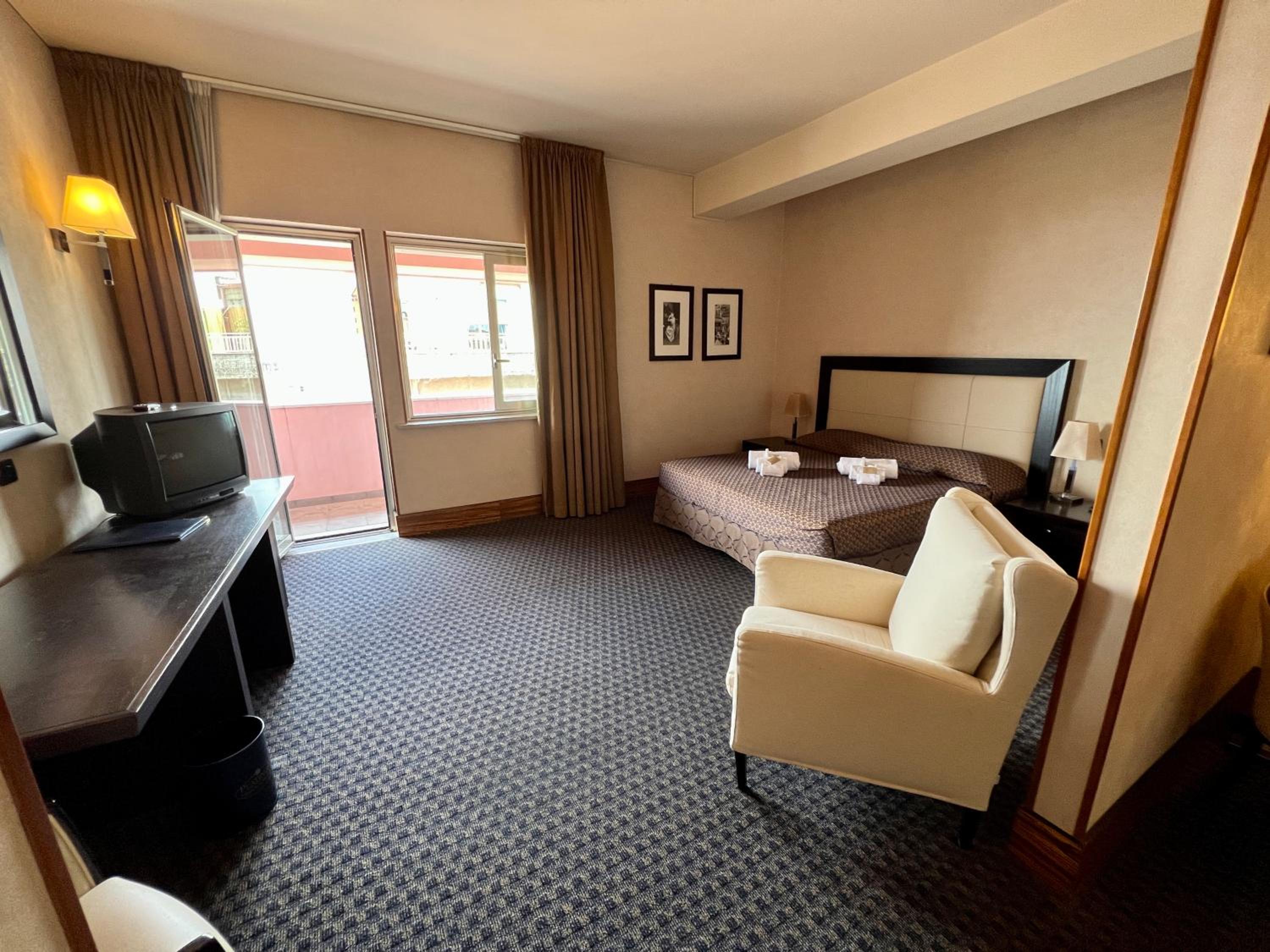 Deluxe Triple Room photo 1