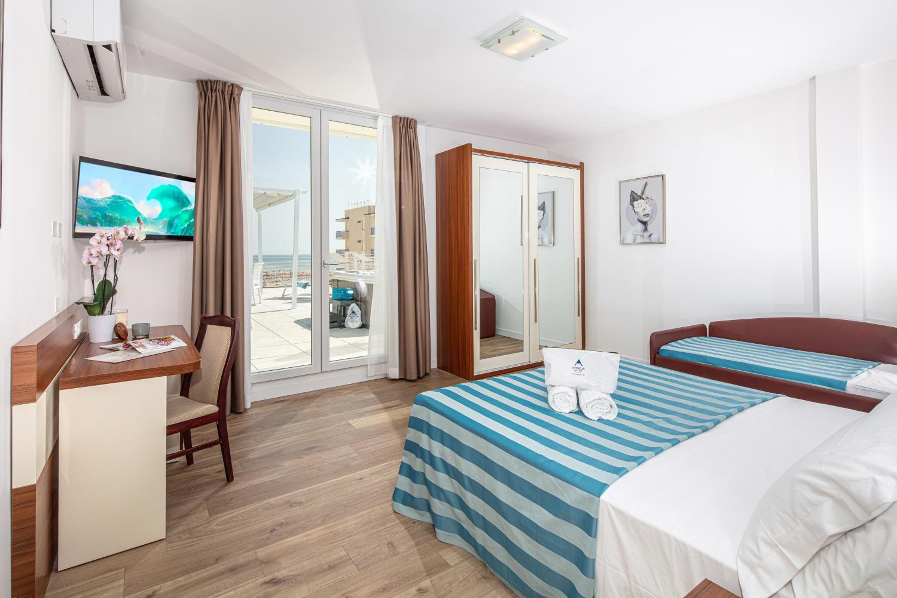 Double Room with Spa Bath photo 1