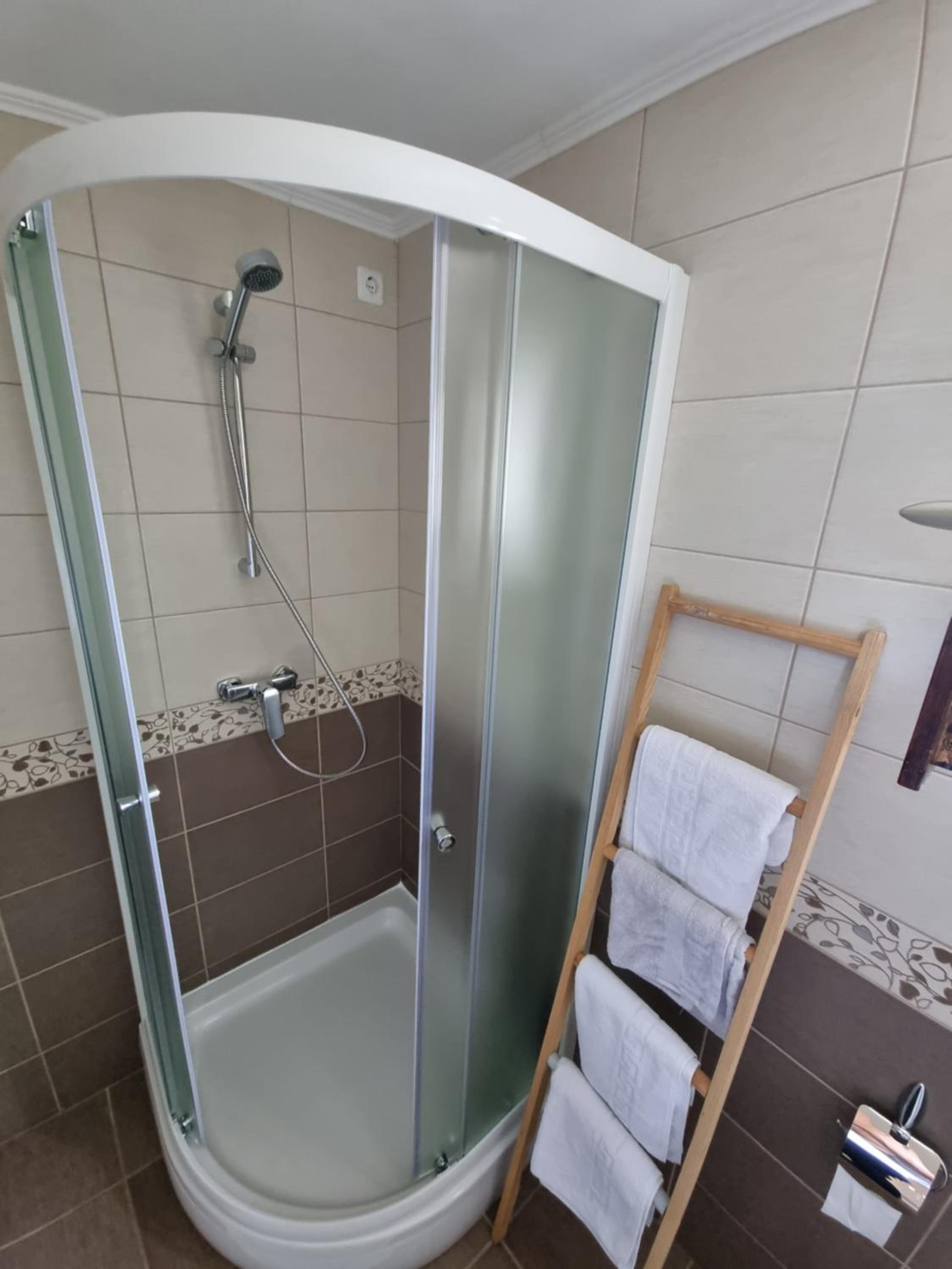 Two-Bedroom Apartment - Photo 20