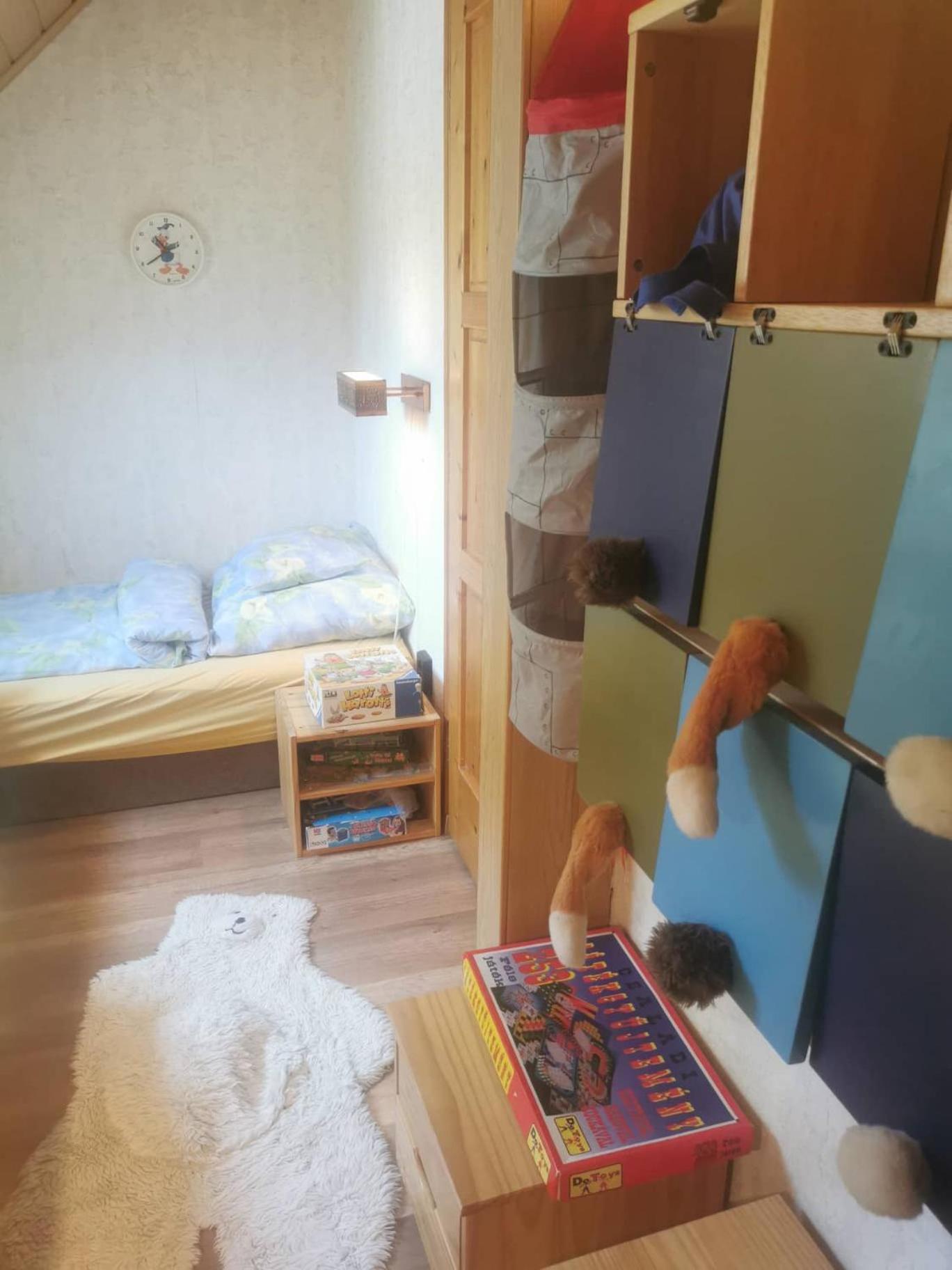 One-Bedroom Apartment - Photo 2