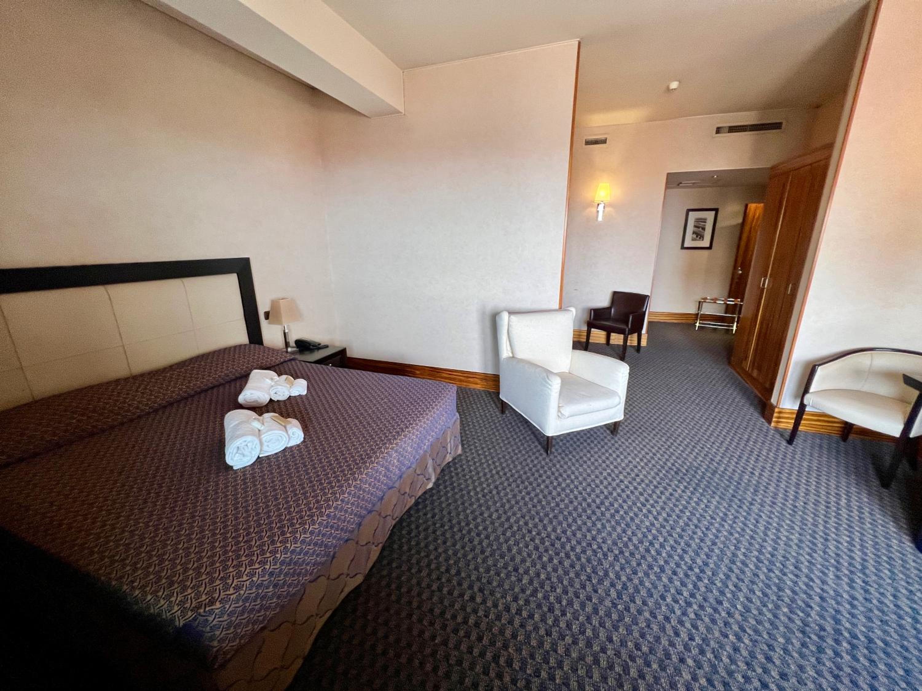 Deluxe Triple Room photo 2