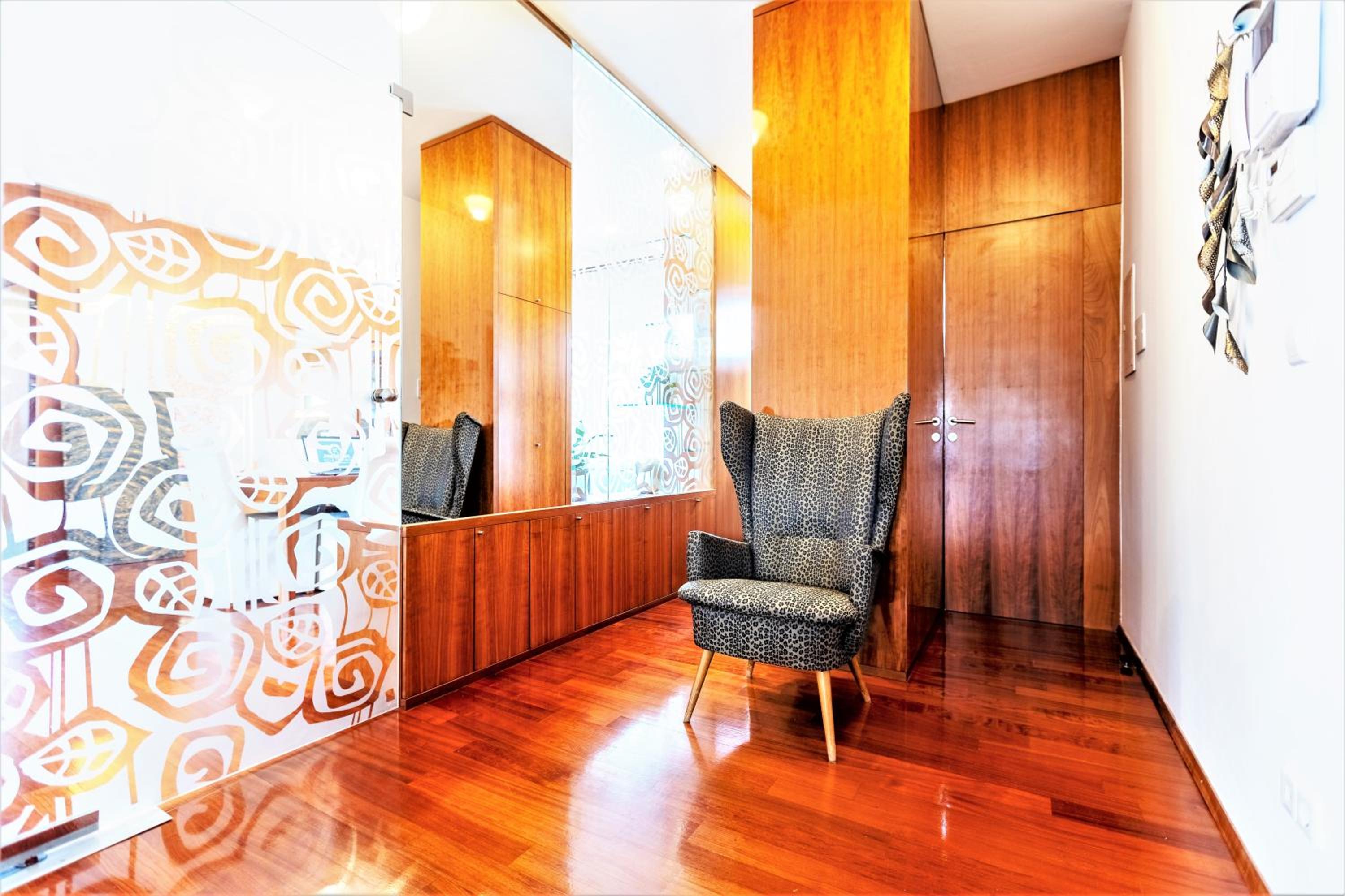 Two-Bedroom Apartment - Photo 19