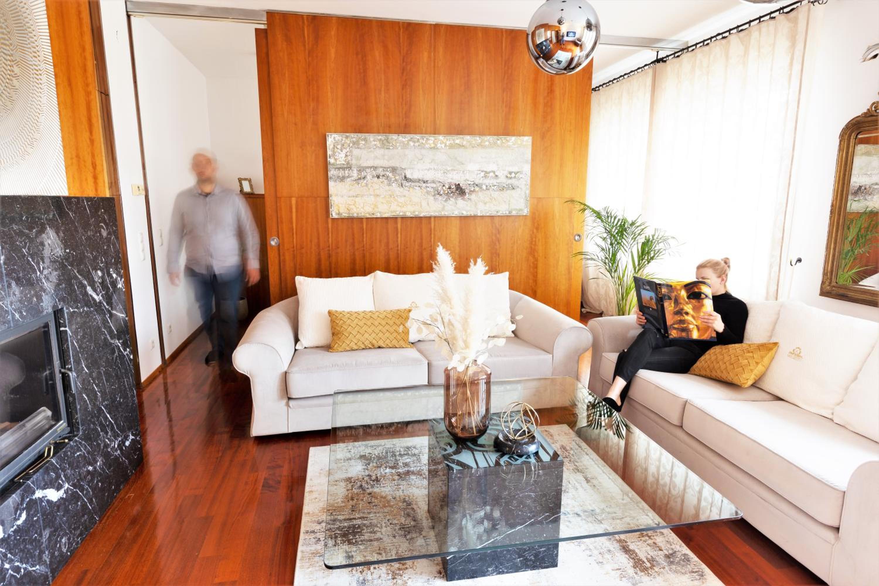 Two-Bedroom Apartment - Photo 9