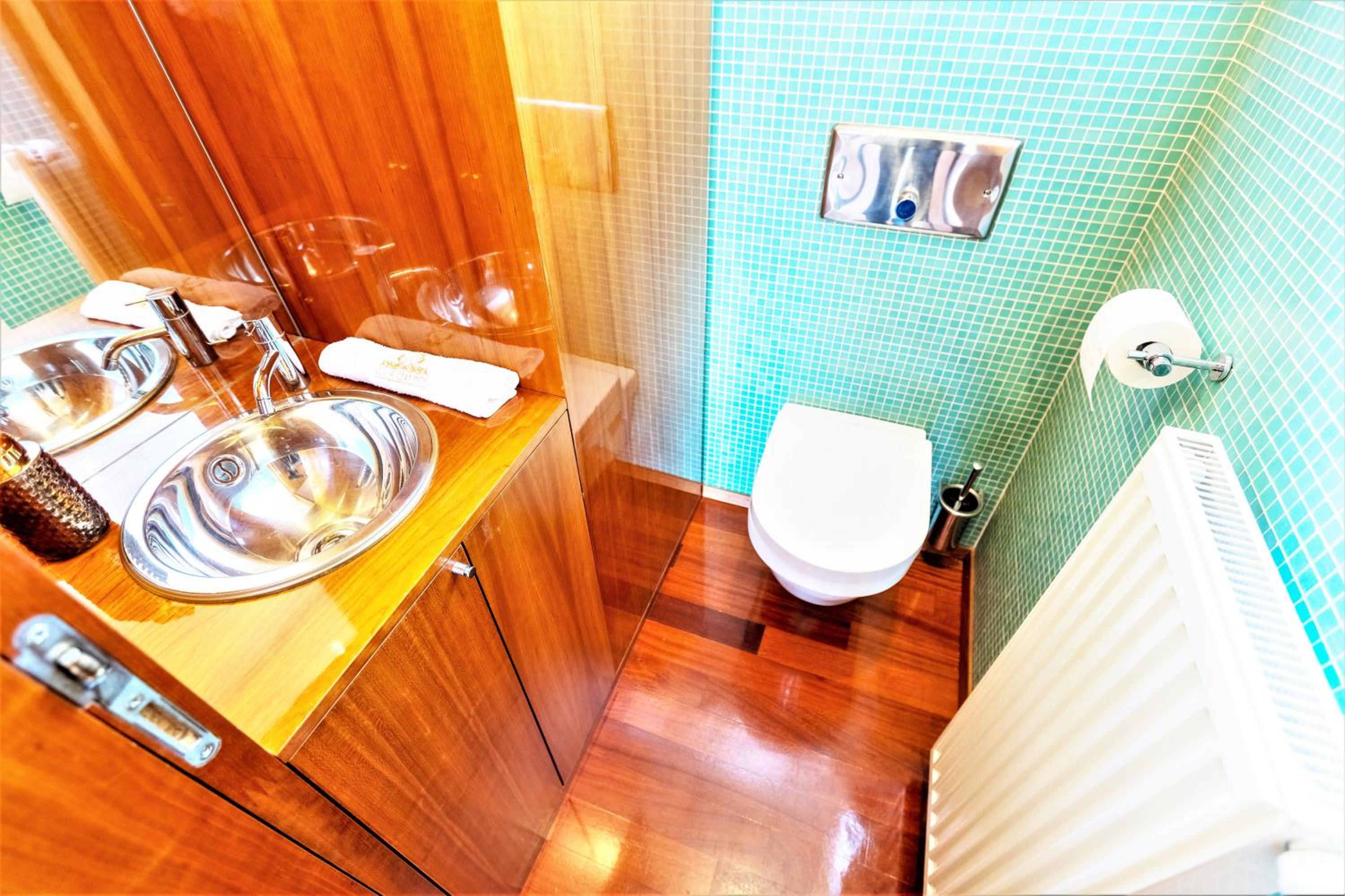 Two-Bedroom Apartment - Photo 8