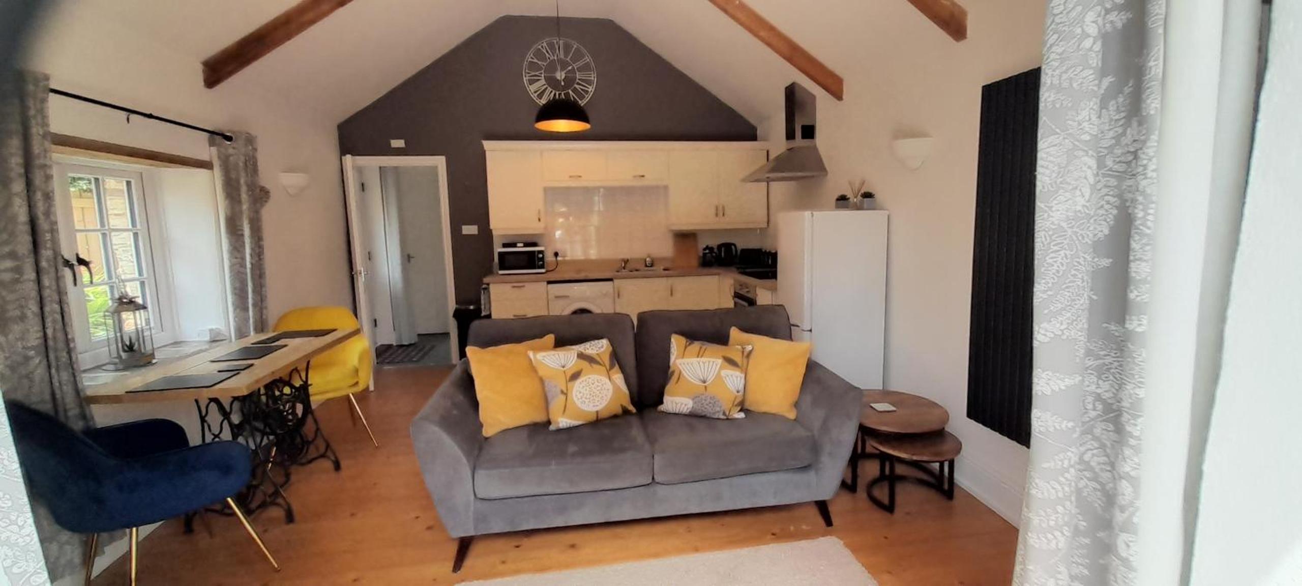 One-Bedroom House photo 1
