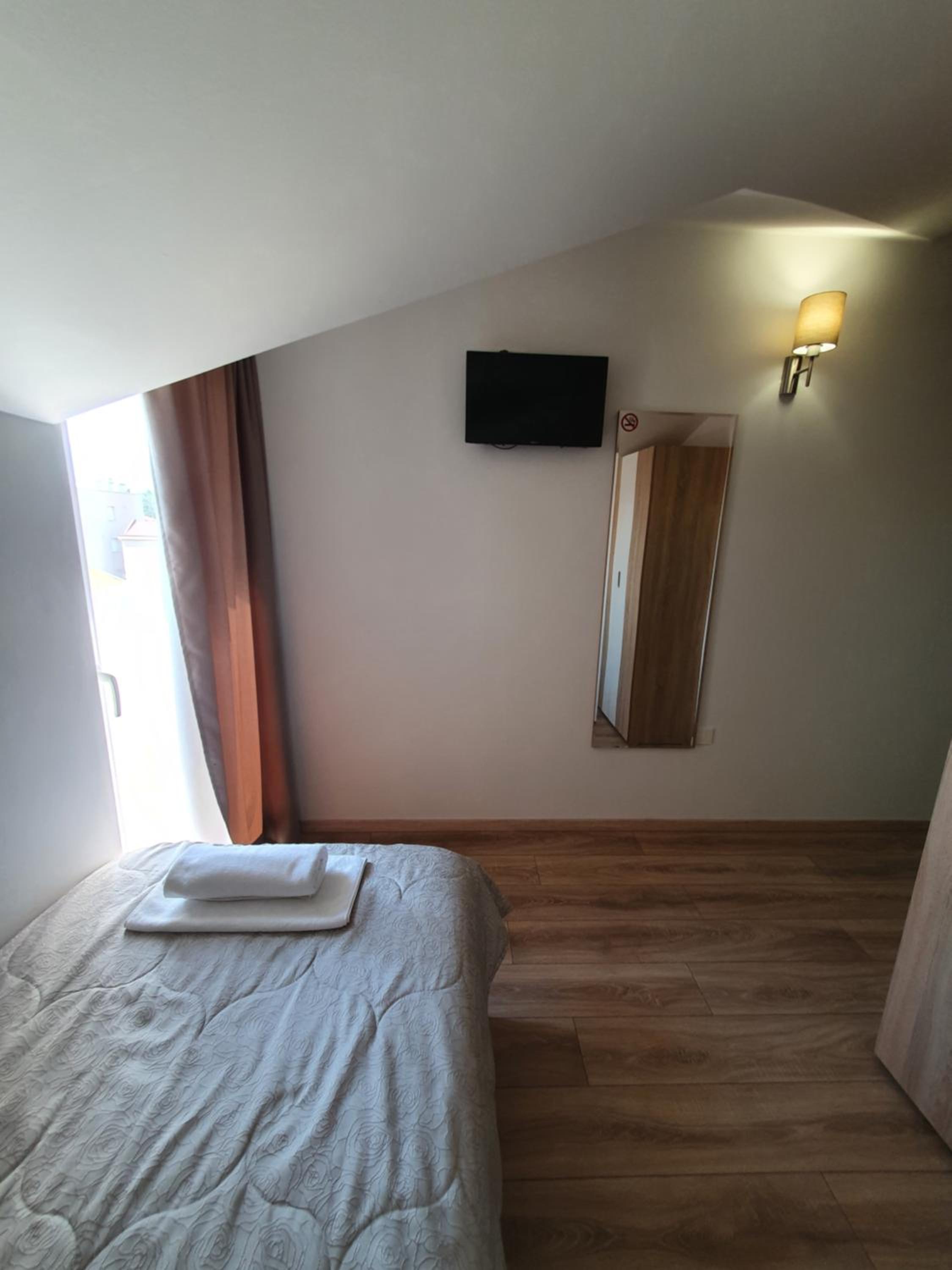 Deluxe Single Room with Balcony photo 2