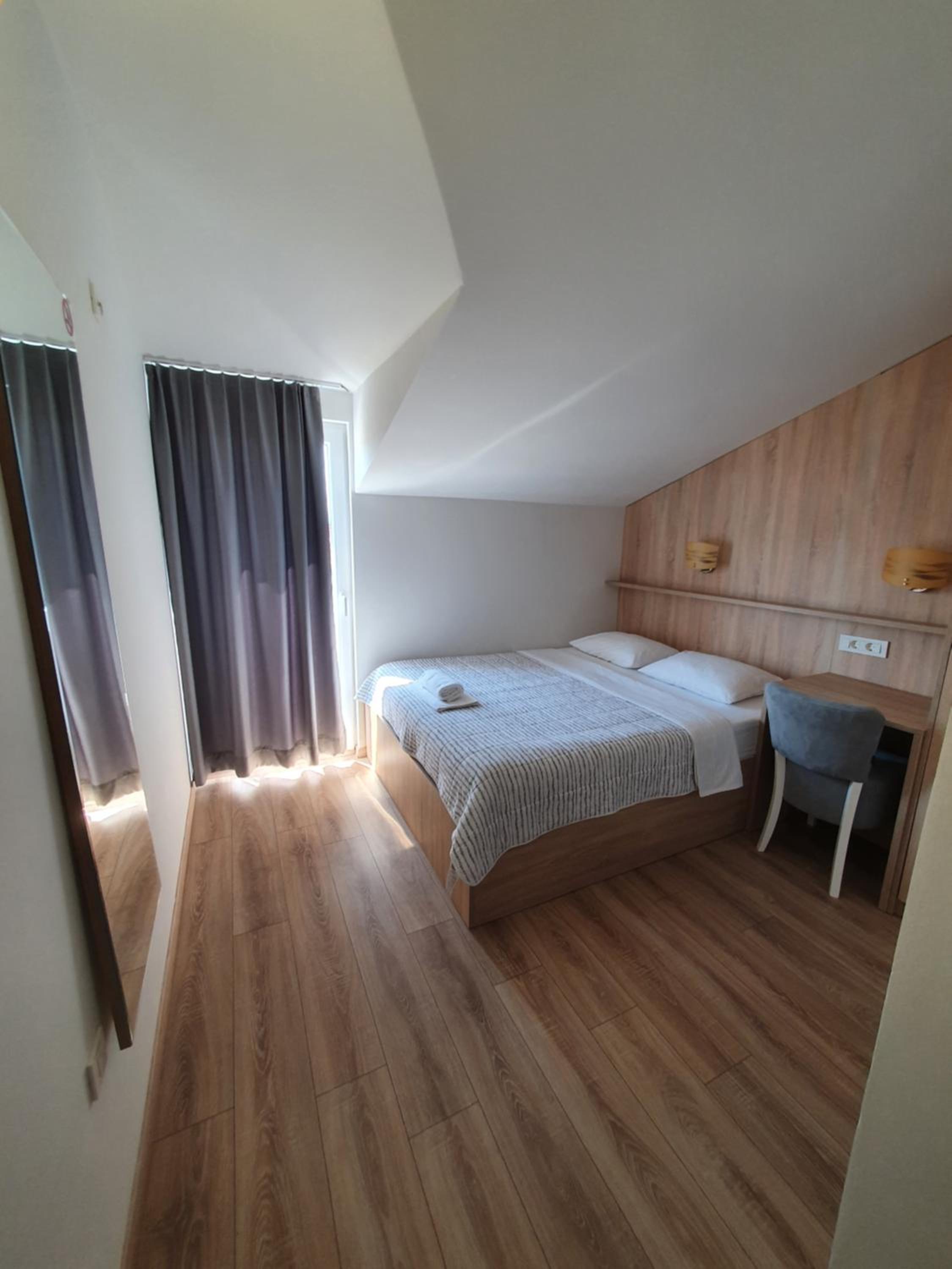Single Room with Balcony photo 2