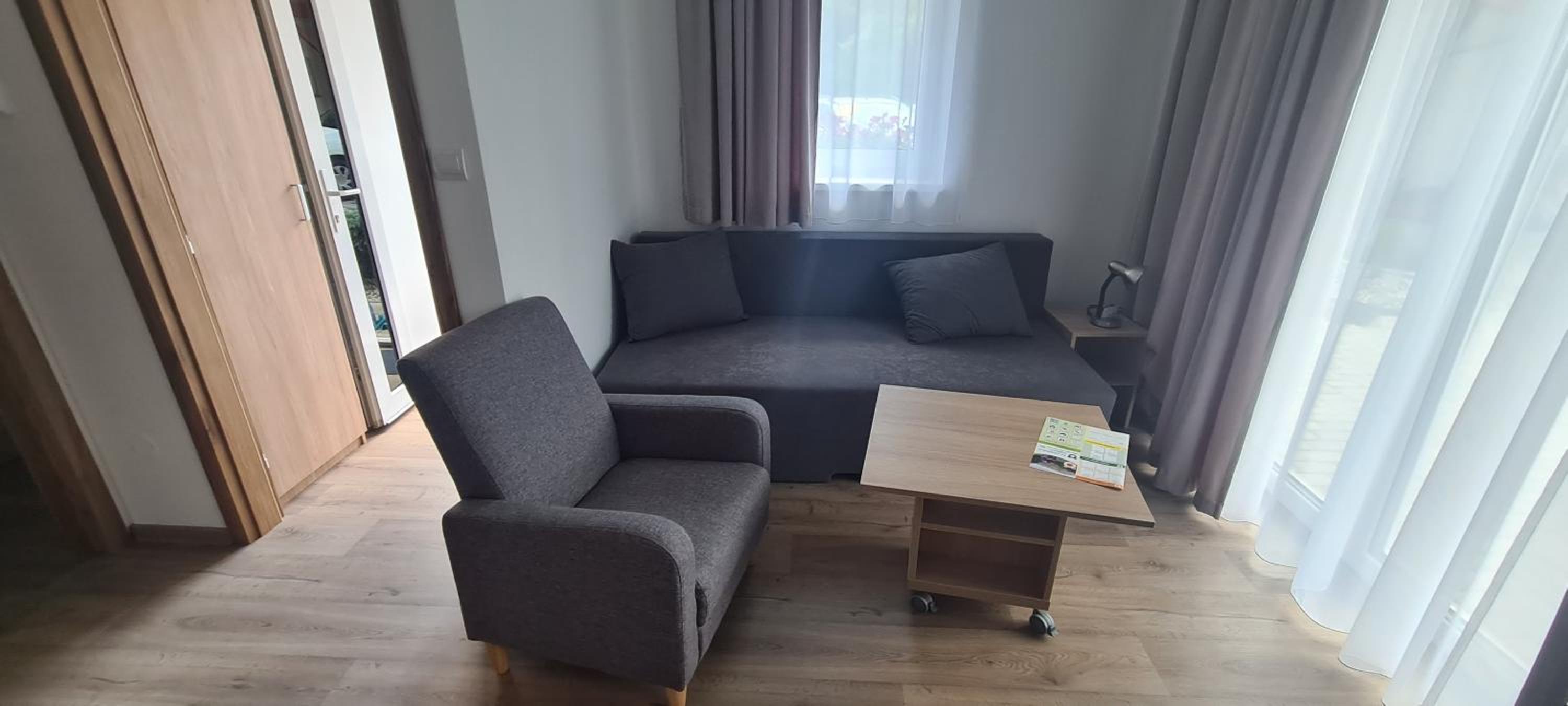 Deluxe King Suite photo 1